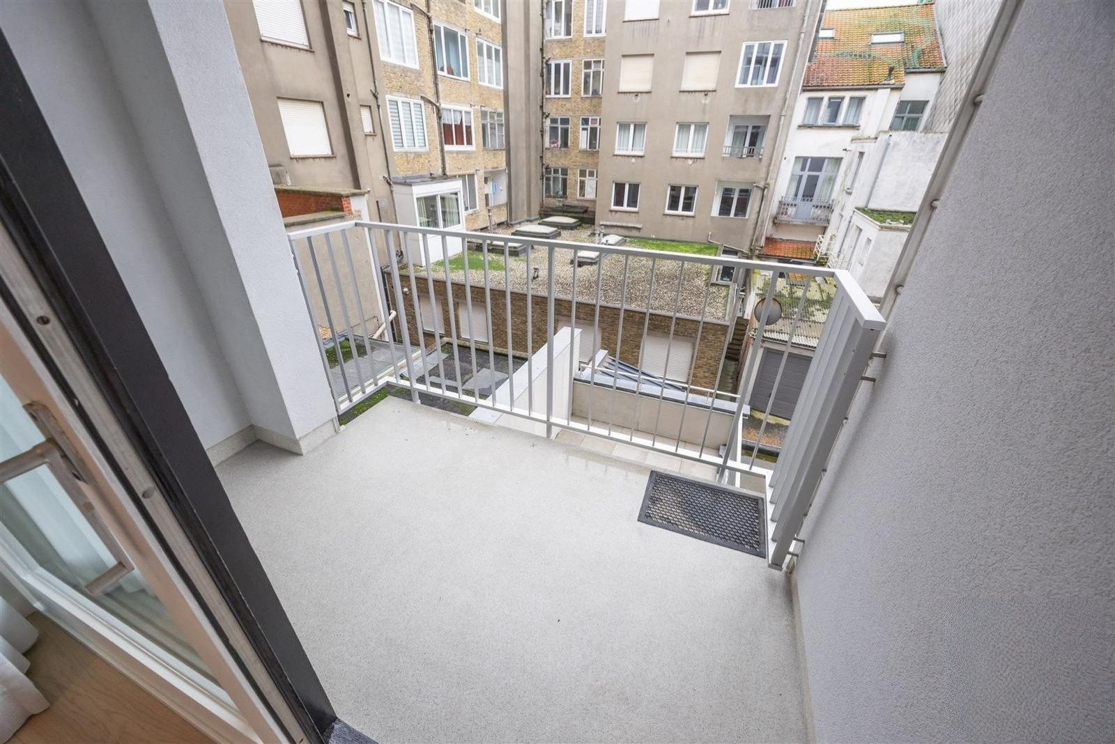 Prachtig en smaakvol volledig afgewerkt appartement gelegen op de tweede verdieping foto 13
