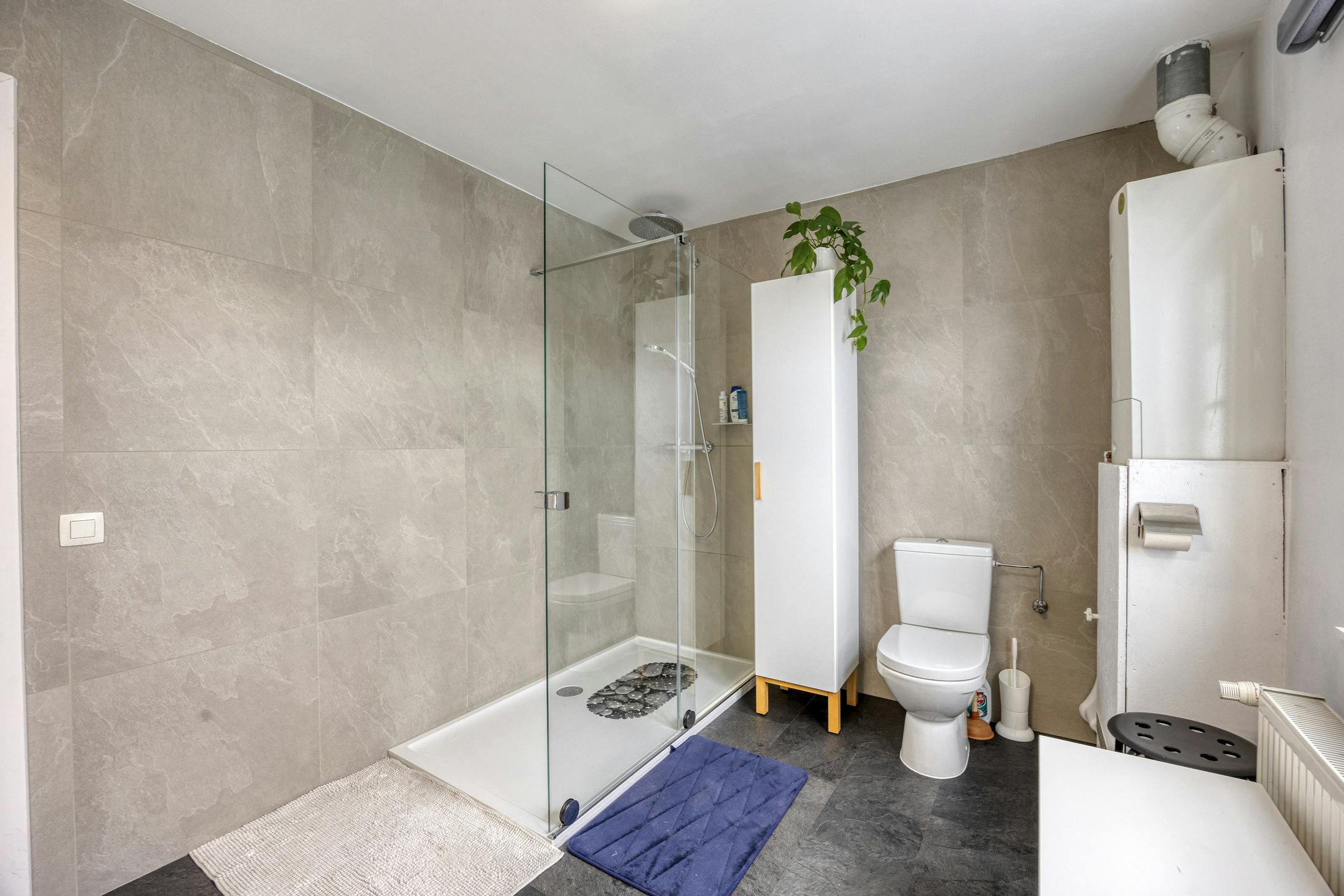 Duplex-appartement met twee slaapkamers in centrum Jette foto 12