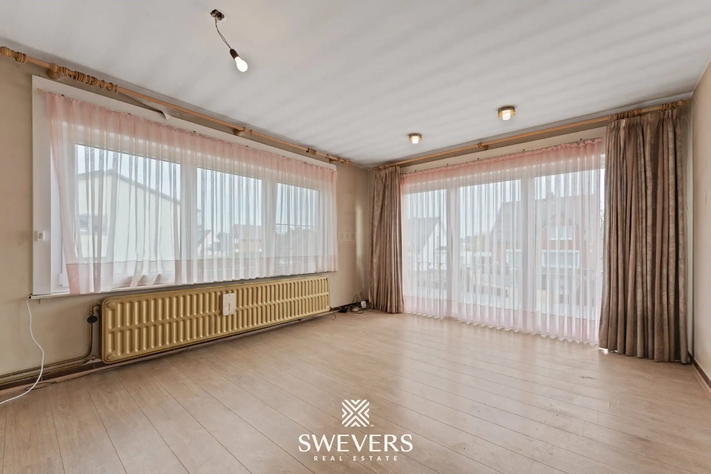 Bel-etage woning, 3 slpk, met aansluitende weide en vergunde stallingen en aparte weide, in totaal op 85a52ca foto 7