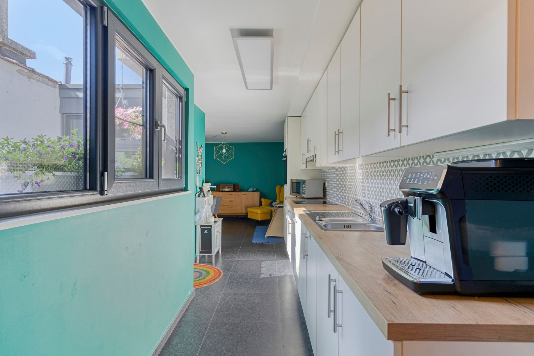 Instapklare starterswoning met 3 kamers en terras foto 5