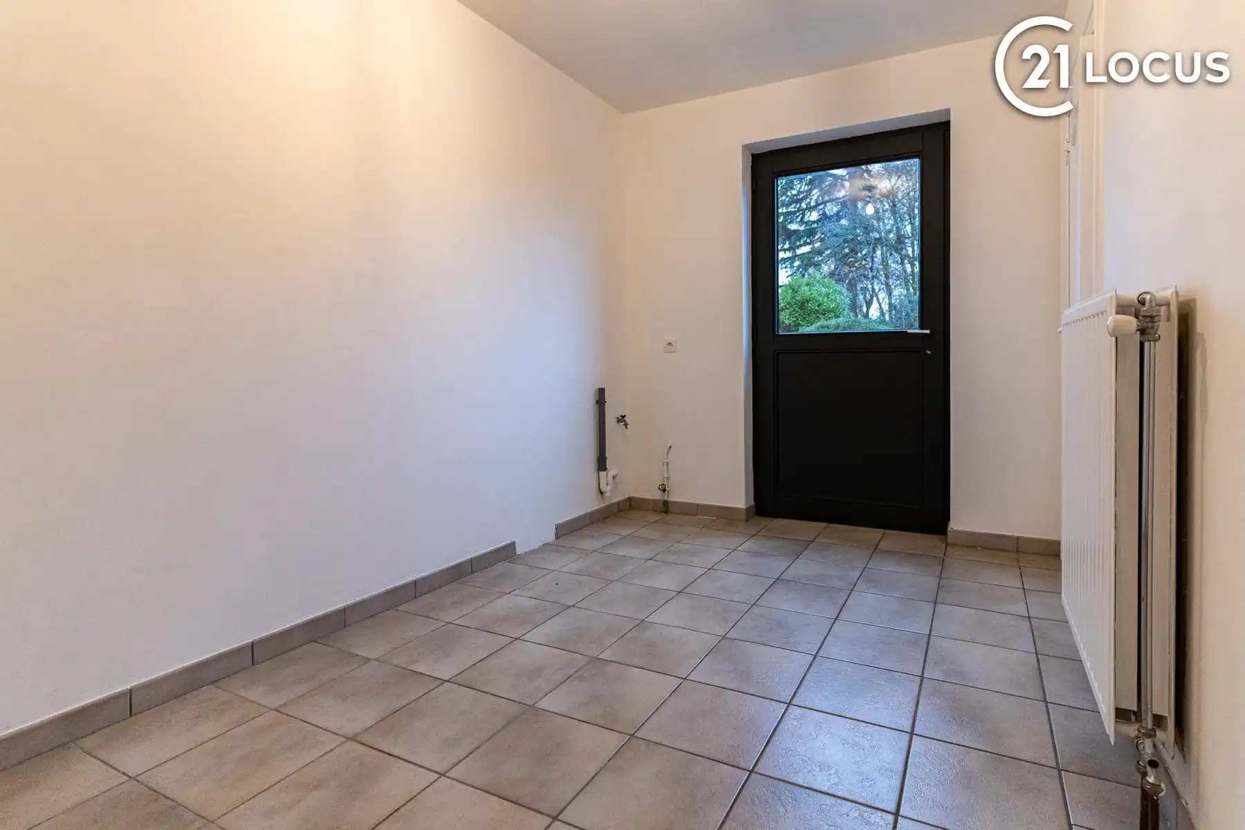 Ruime villa met 4 slpk, grote tuin en garage foto 7