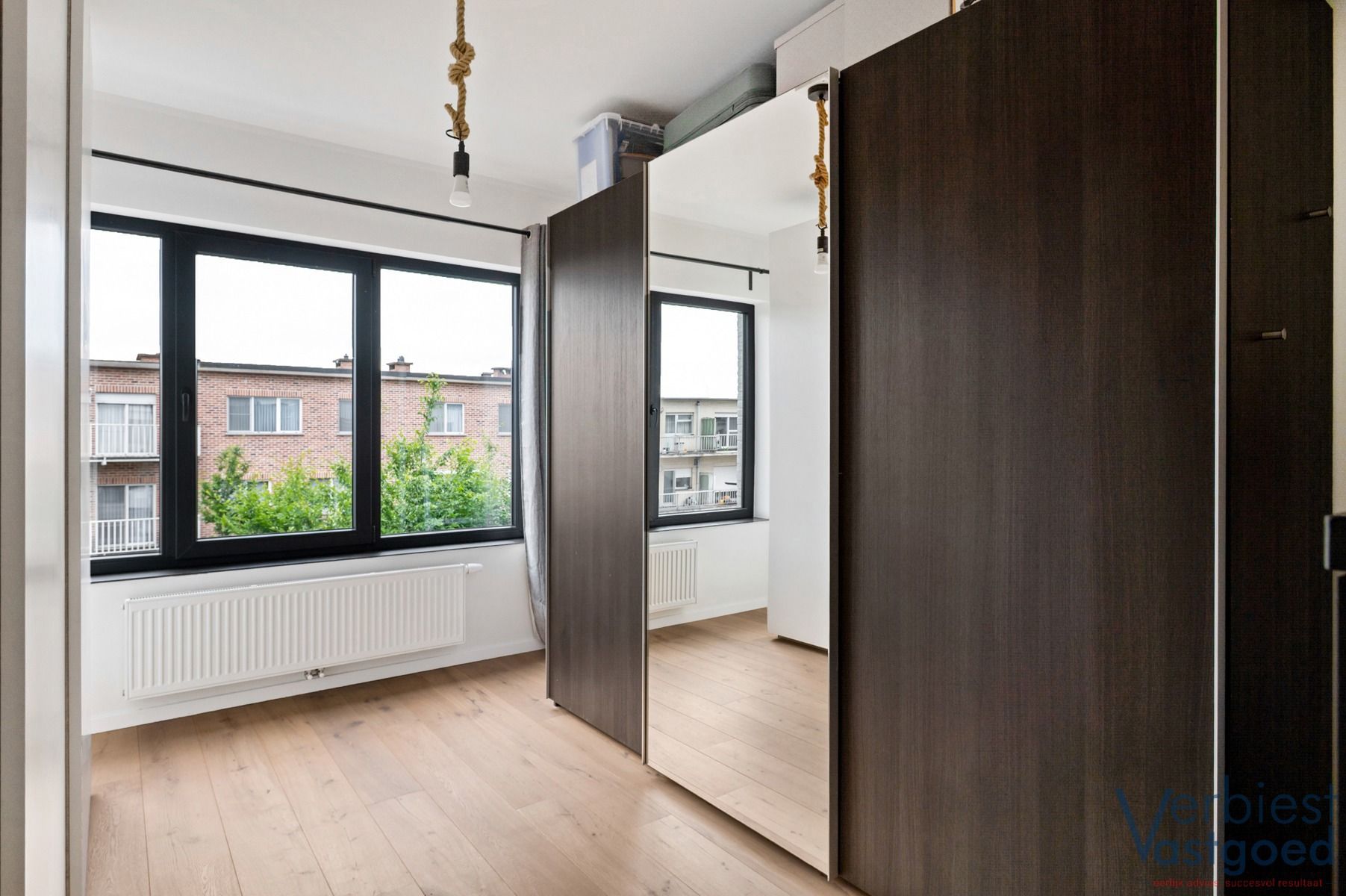 Stijlvol gerenoveerd app. met 2 slk en garage in Stabroek foto 17