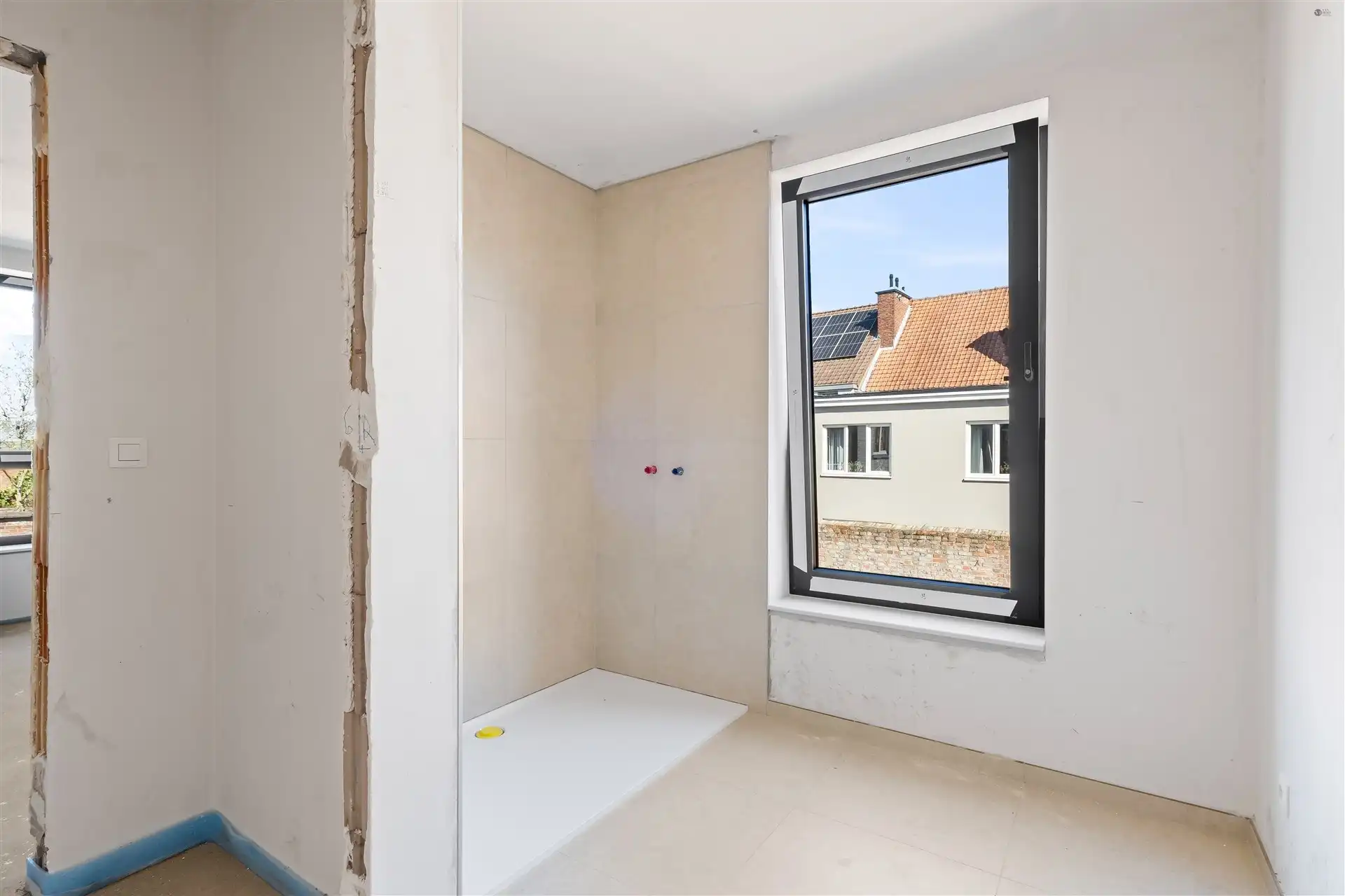 Rustig gelegen HOB met mogelijkheid tot 5 slaapkamers foto 8