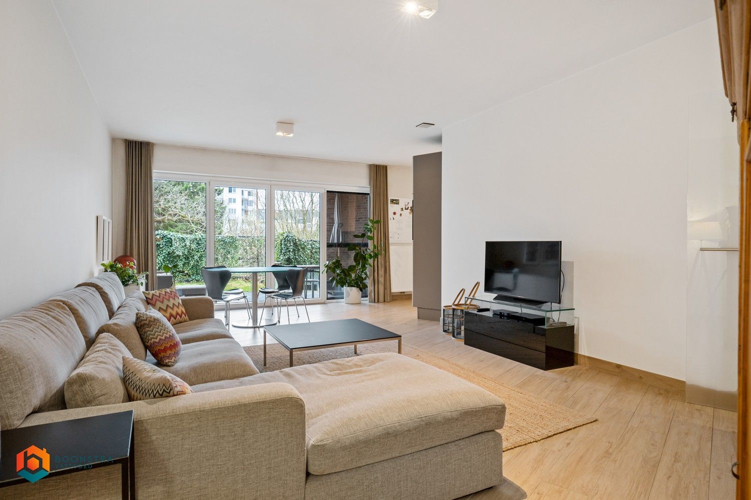 Appartement met 2 slpkrs en tuin op uitstekende locatie foto 2