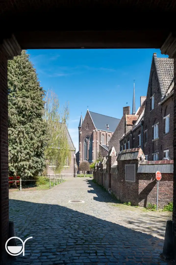 Volledig gerenoveerde woning gelegen aan het klein begijnhof. foto 21