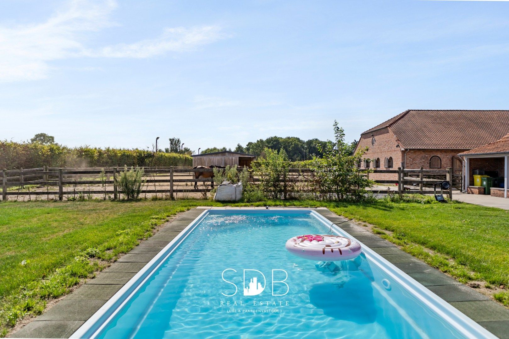 Prachtige landelijke woning met hippische accommodatie op 2,5hectare foto 21