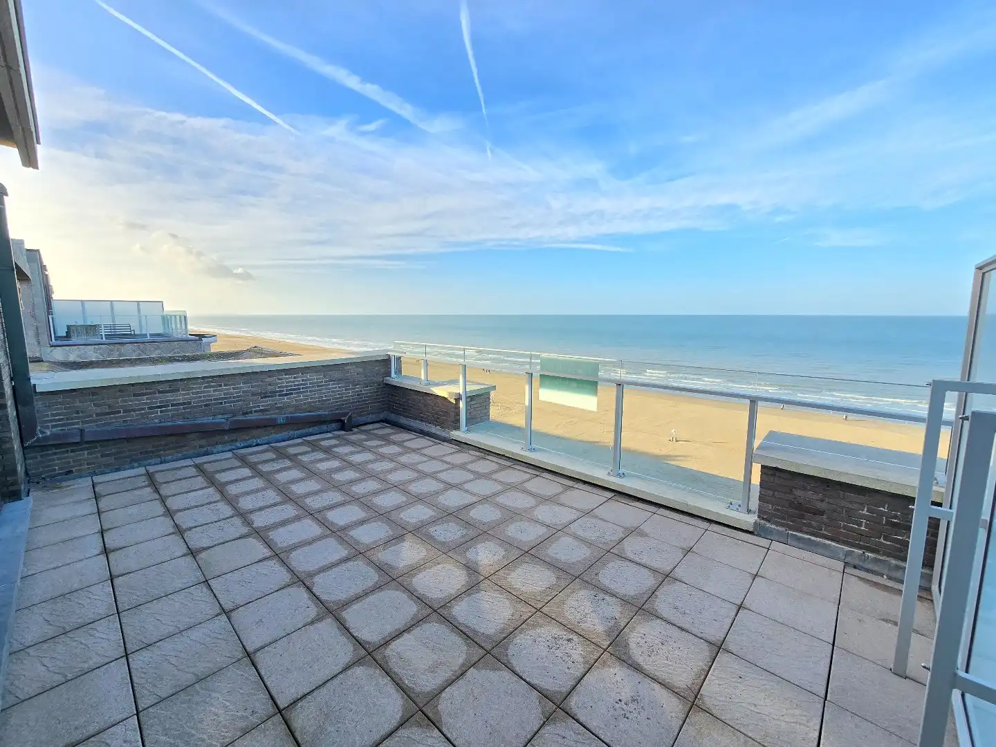 Penthouse 1 slpk op de Zeedijk te De Panne foto {{pictureIndex}}