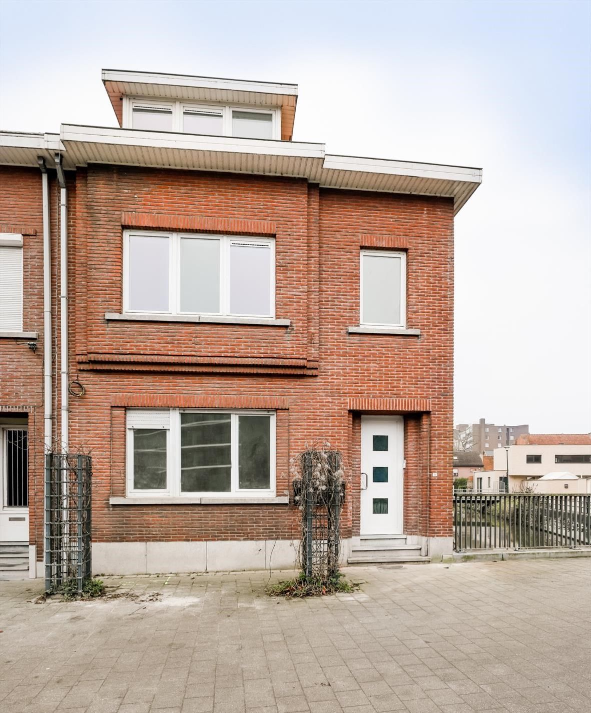 Gelijkvloers appartement met tuin foto 8