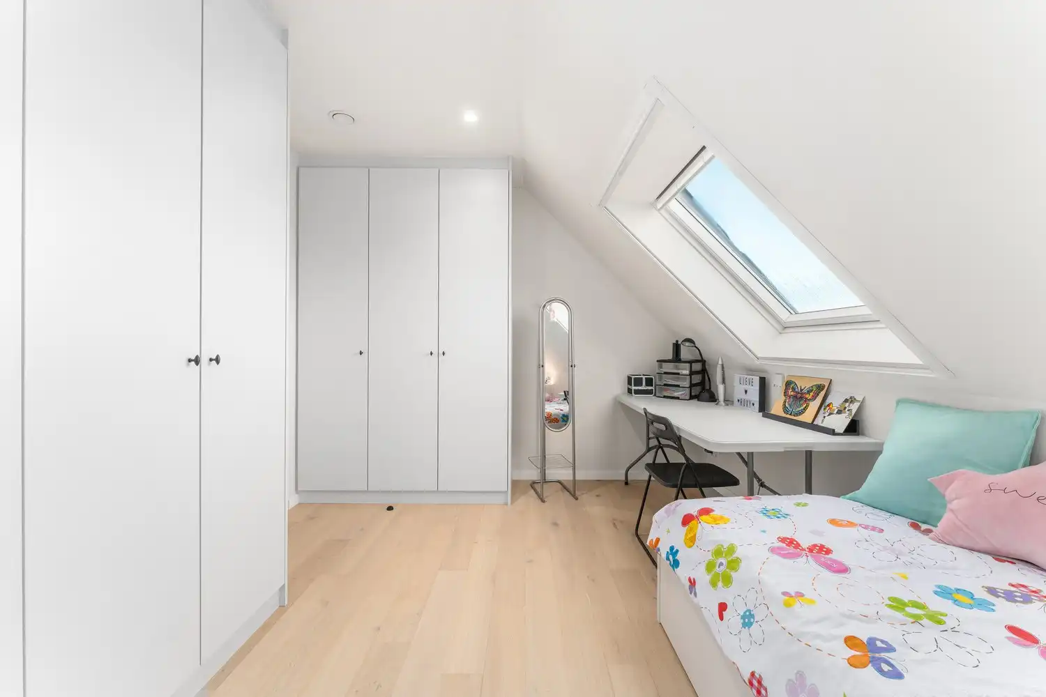 Exclusieve, recente nieuwbouwwoning met 5/6 slpks + tuin! foto 13