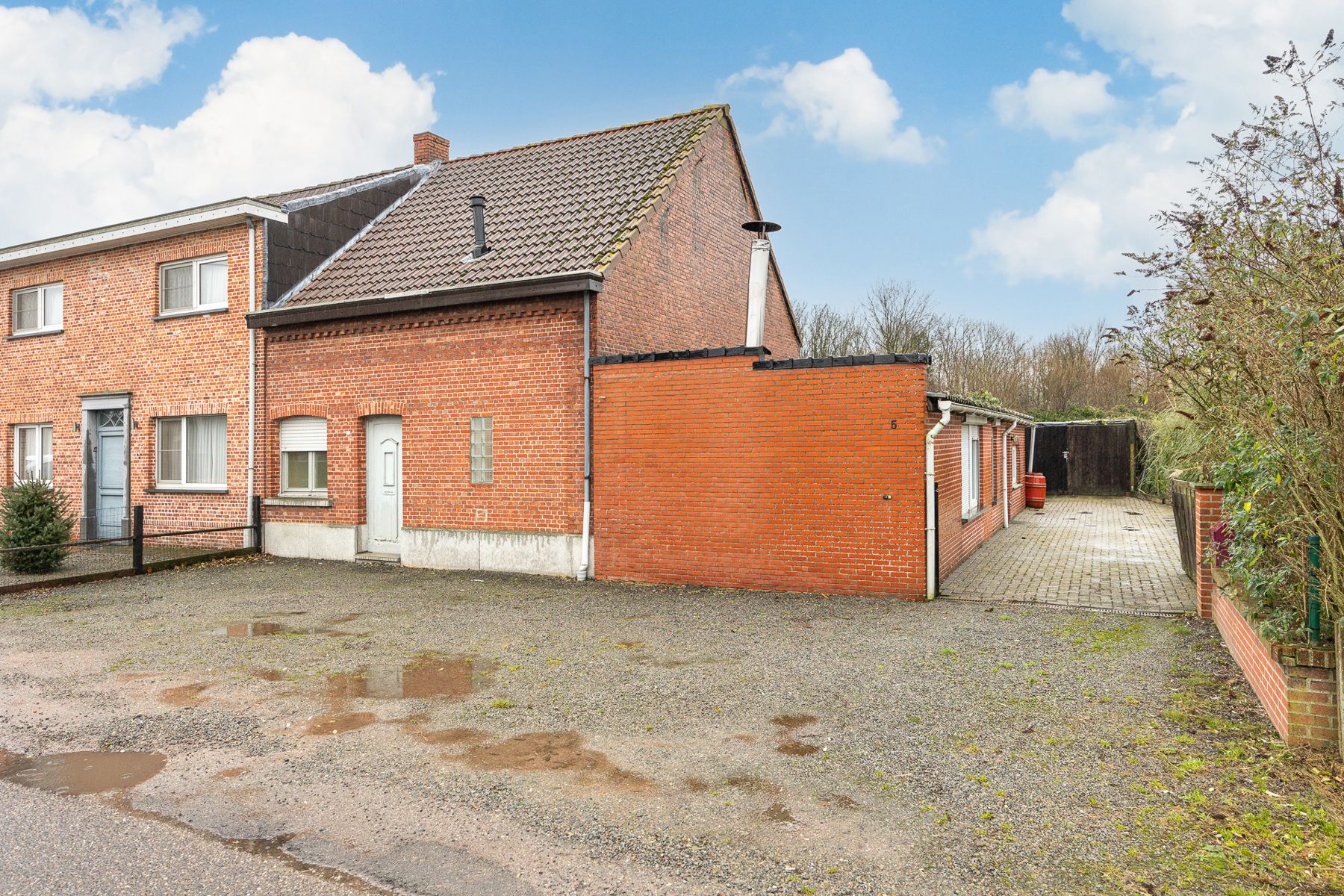 Rustig gelegen woning op ruim perceel van 1887 m² foto 4