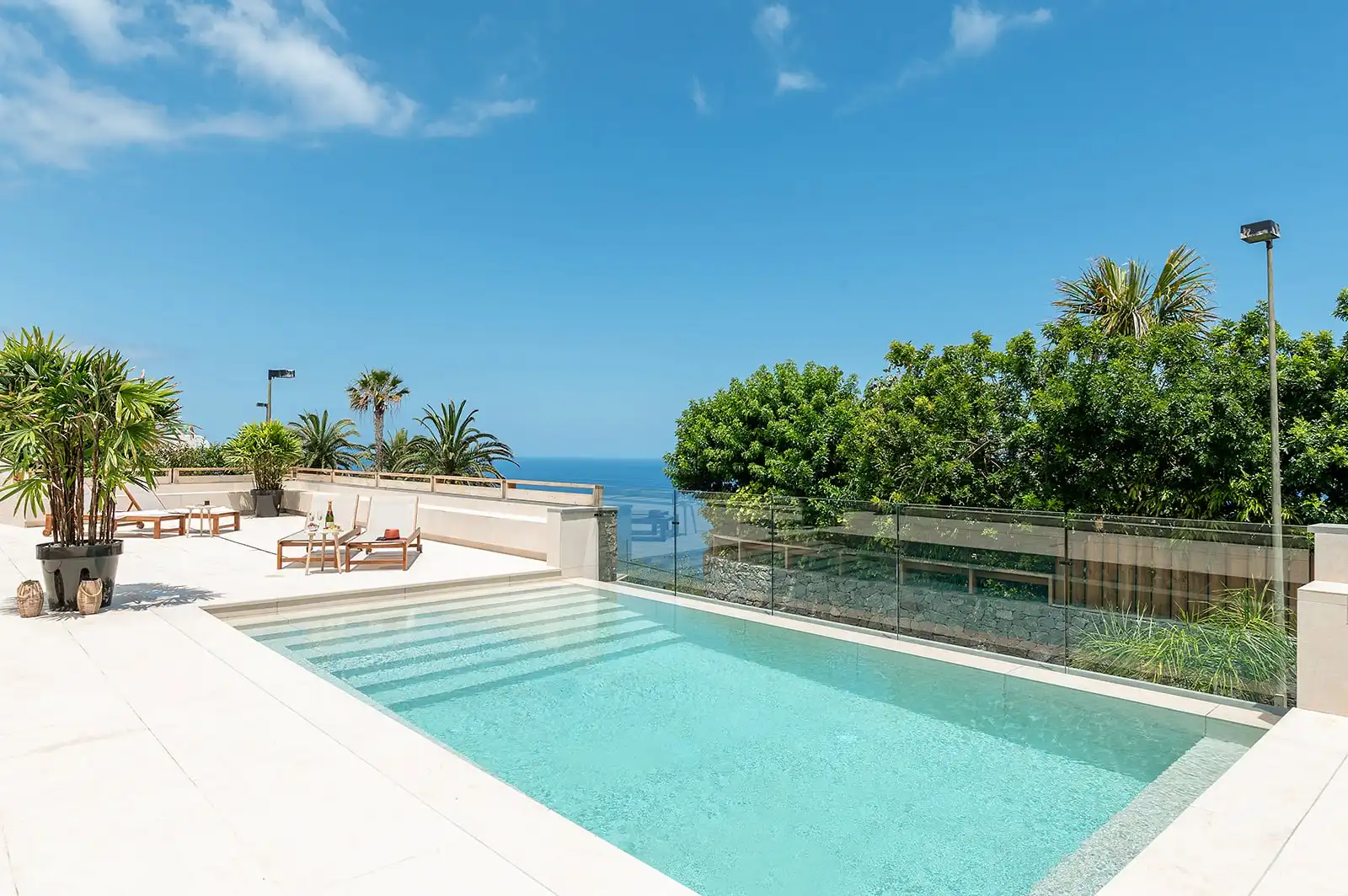 Gloednieuwe luxe villa met infinity pool en zeezicht in El Sauzal, Noord-Tenerife foto 4