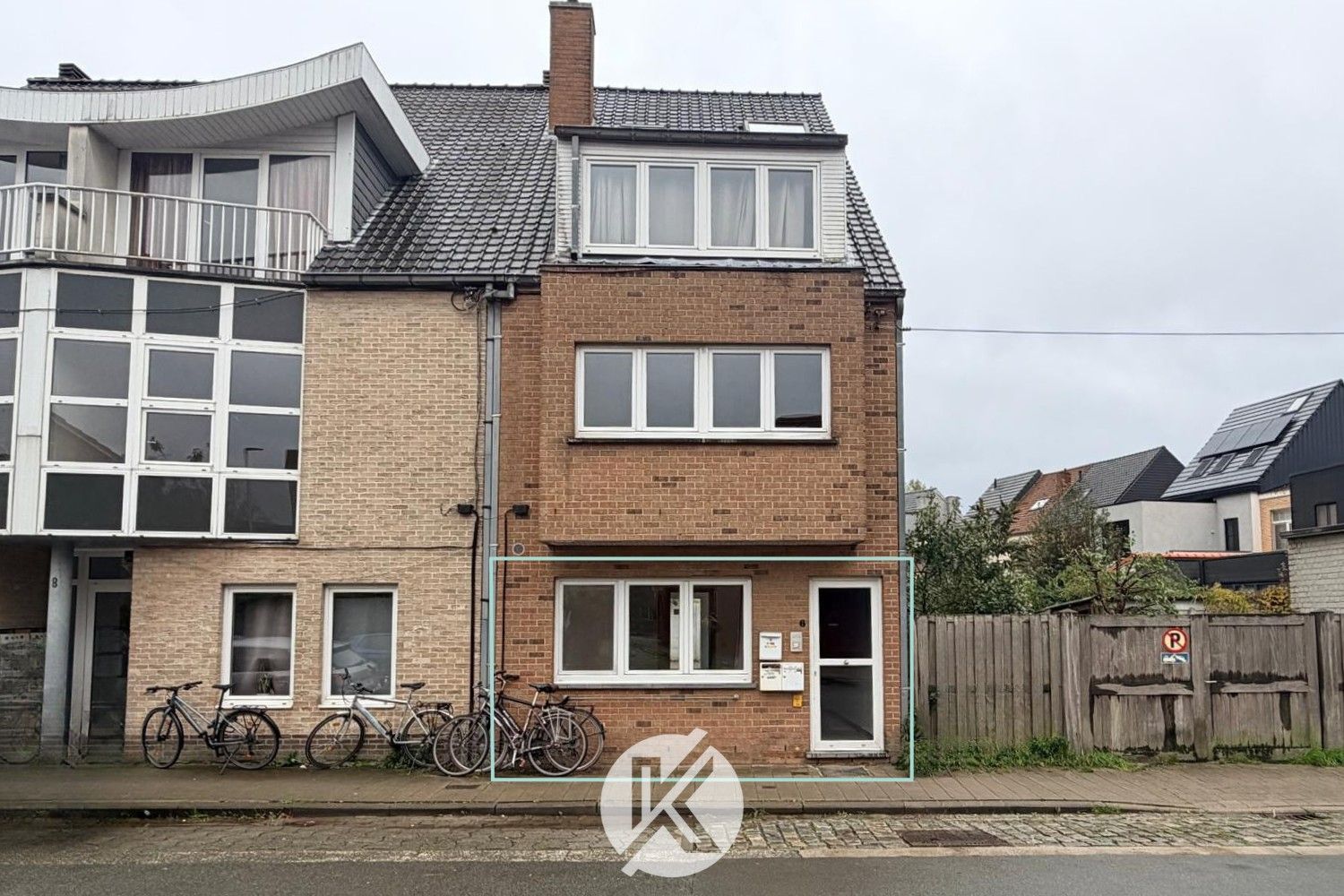 Charmant gelijkvloersappartement met koertje foto {{pictureIndex}}