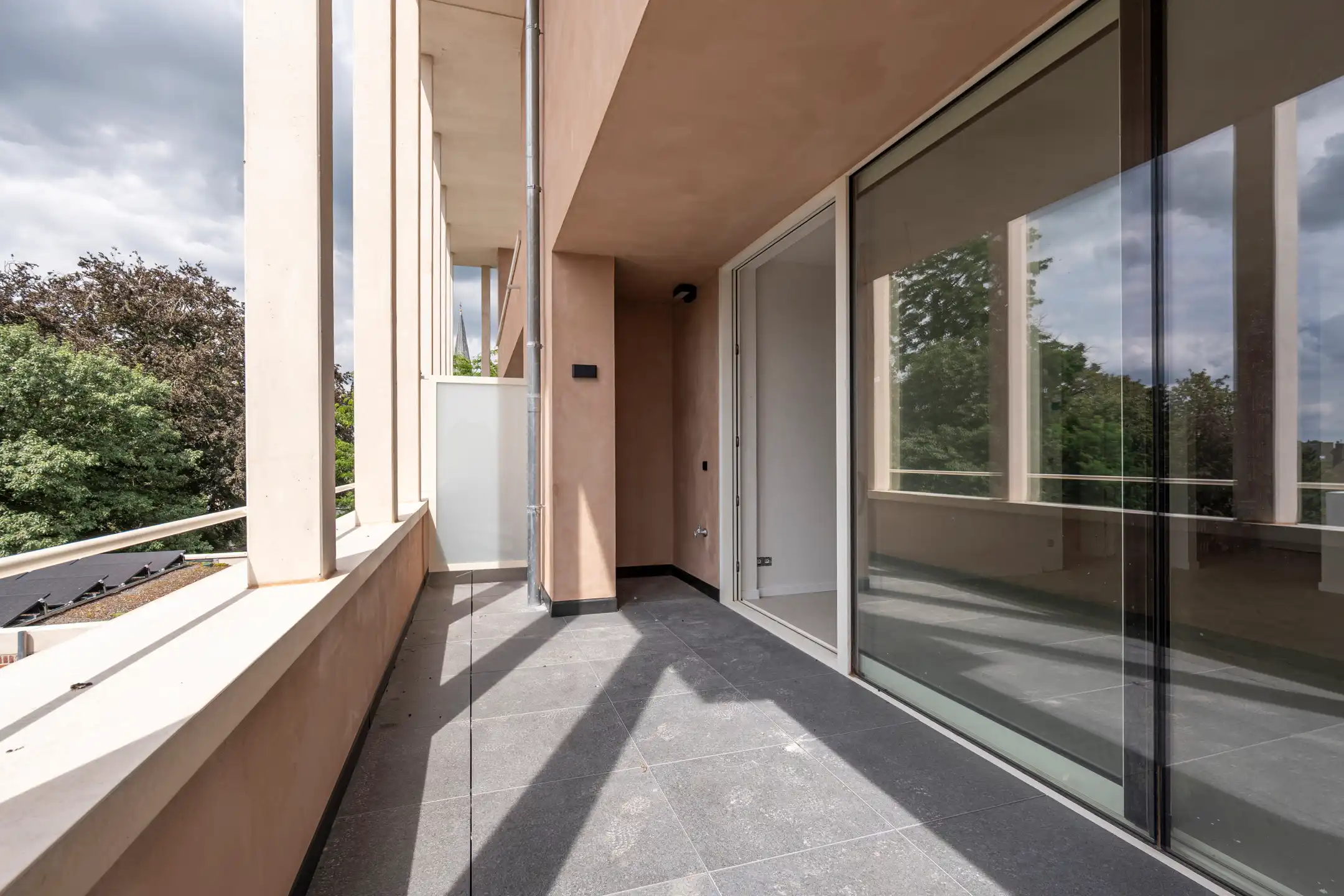 Appartement 85m² met 2 slpks + groot terras 26m² & carport foto 9