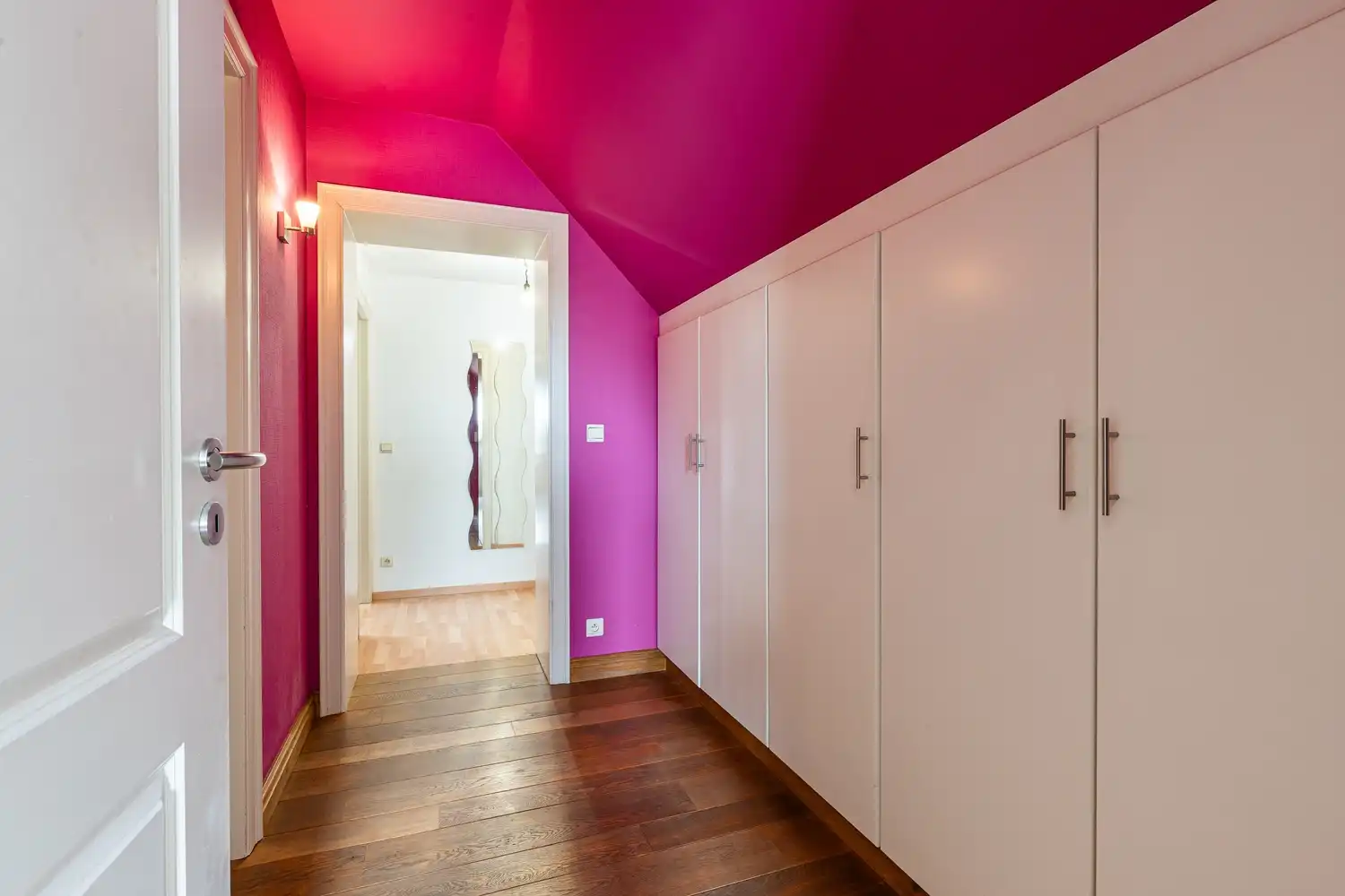 Halfopen woning met garage en ruime tuin foto 25