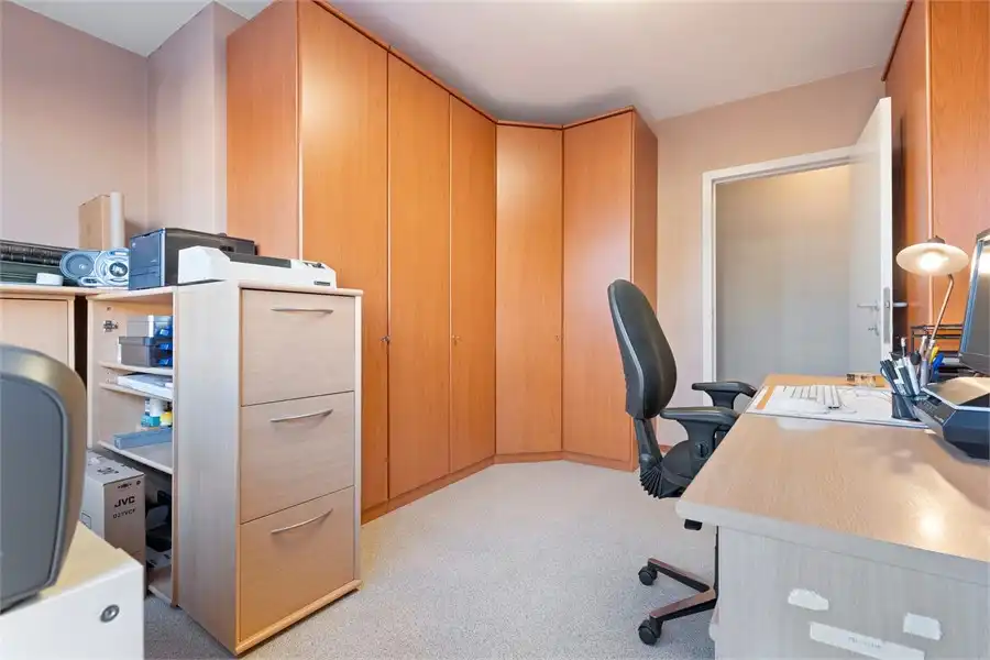 OPBRENGSTEIGENDOM MET HANDELSRUIMTE EN DUPLEX-APPARTEMENT IN SINT-TRUIDEN foto 27