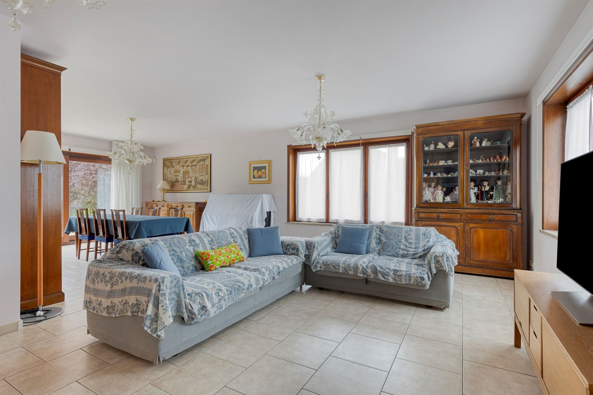 Klassieke & perfect onderhouden villa met veel ruimte op goede locatie foto 6