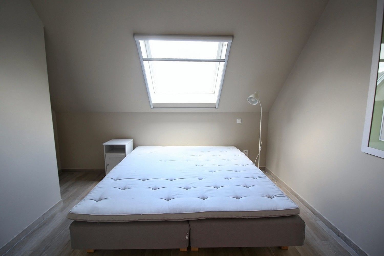 Ruim duplex appartement met 3 slaapkamers en garage! foto 6