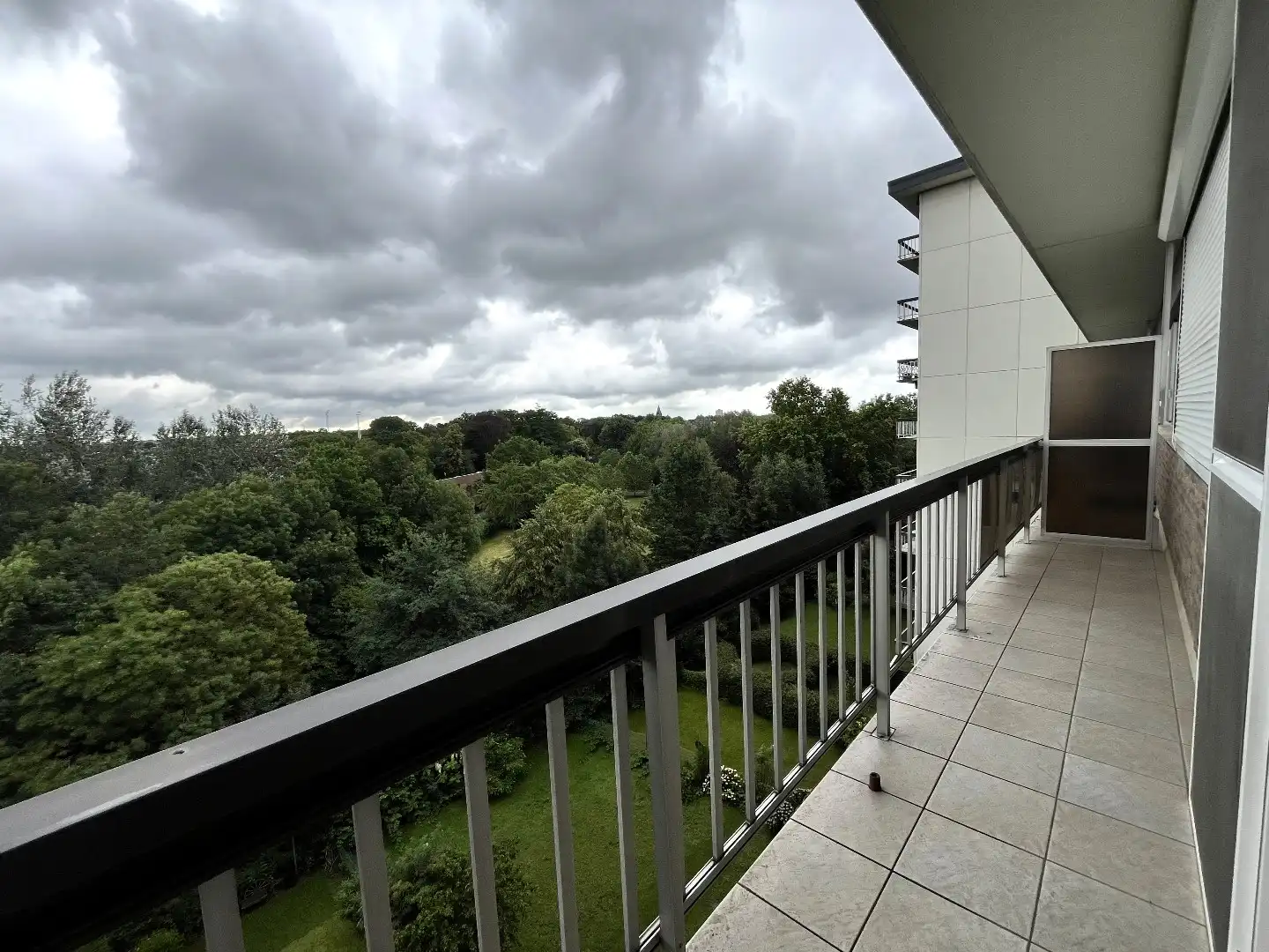 Comfortabel 2-slpk appartement met terras en autostaanplaats foto 15