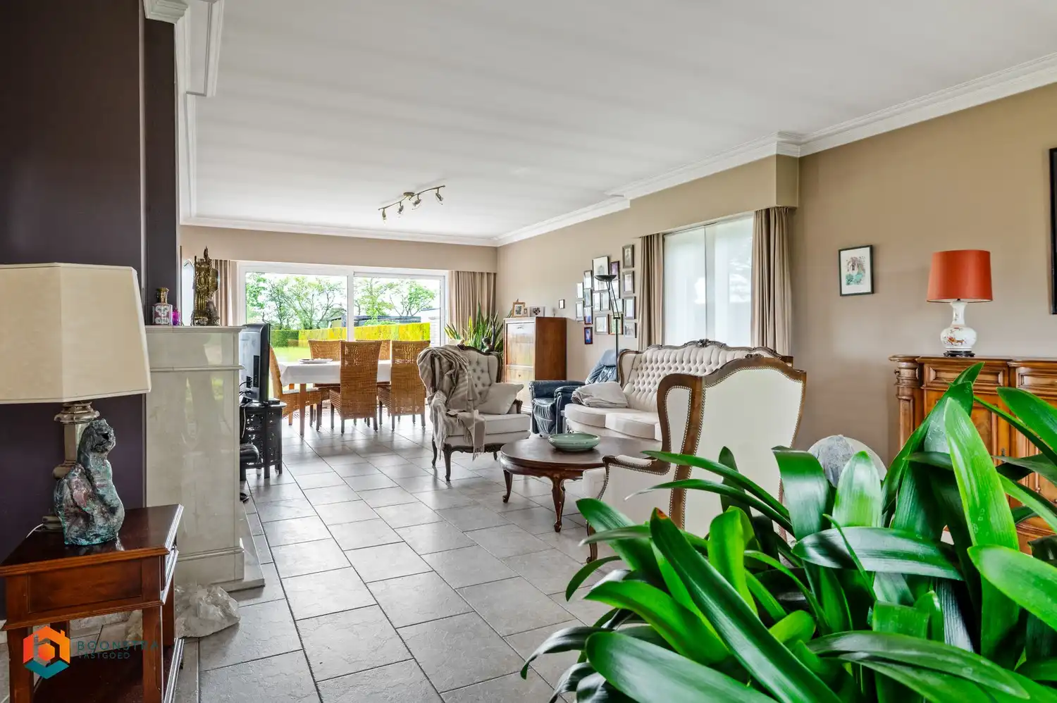 Ruime villa (325m²) op een perceel van 2567m² in prachtige omgeving foto 6
