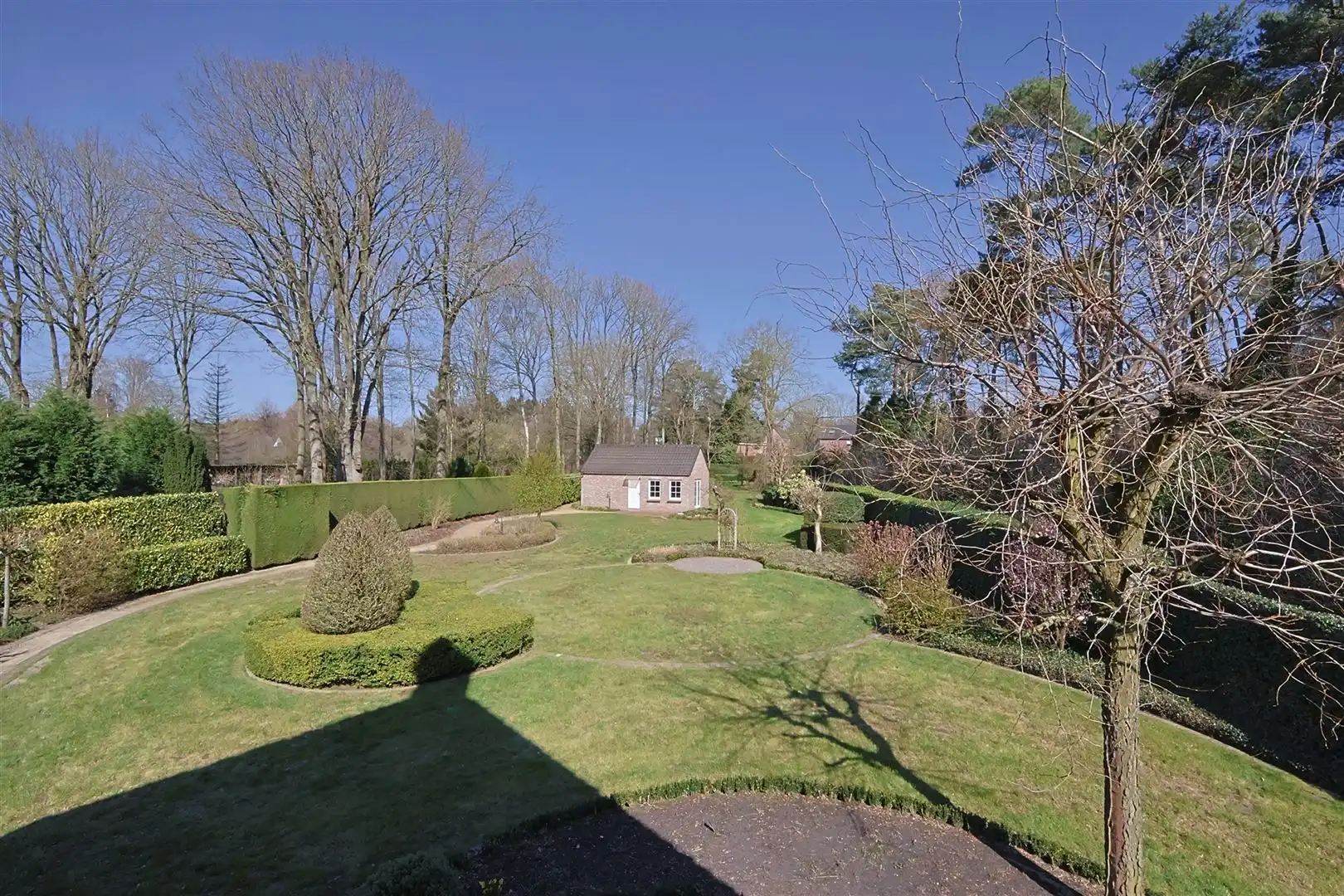 Tijdloze residentiële villa in doodlopende straat foto 28