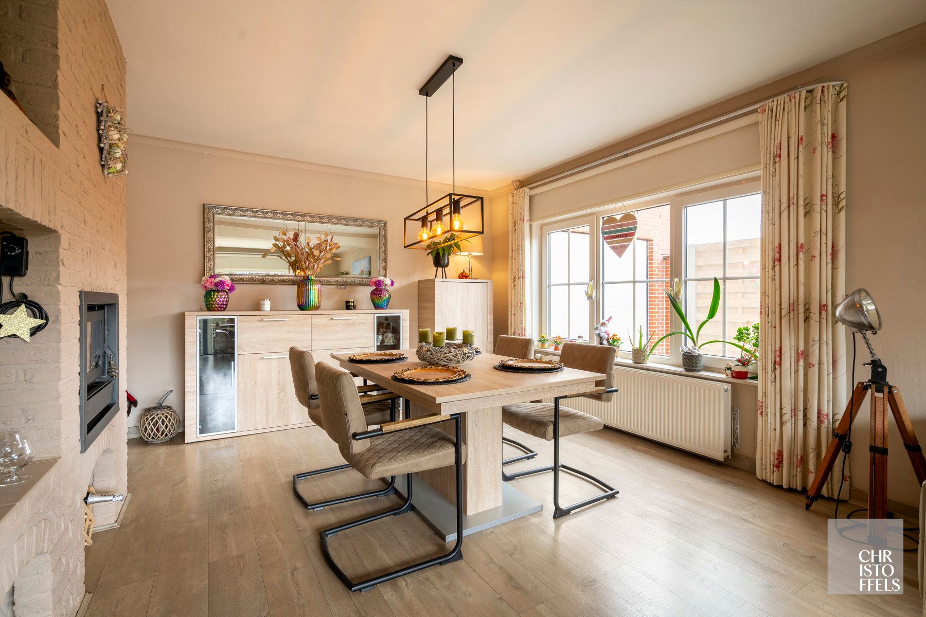 Charmante woning op ruim perceel te Lanaken! foto 4