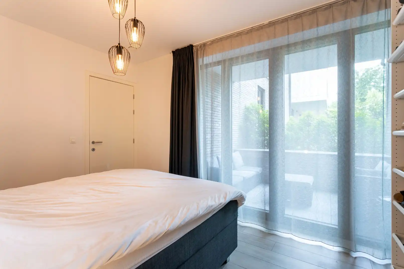 Recent gelijkvloers appartement met terras in Halle foto 10