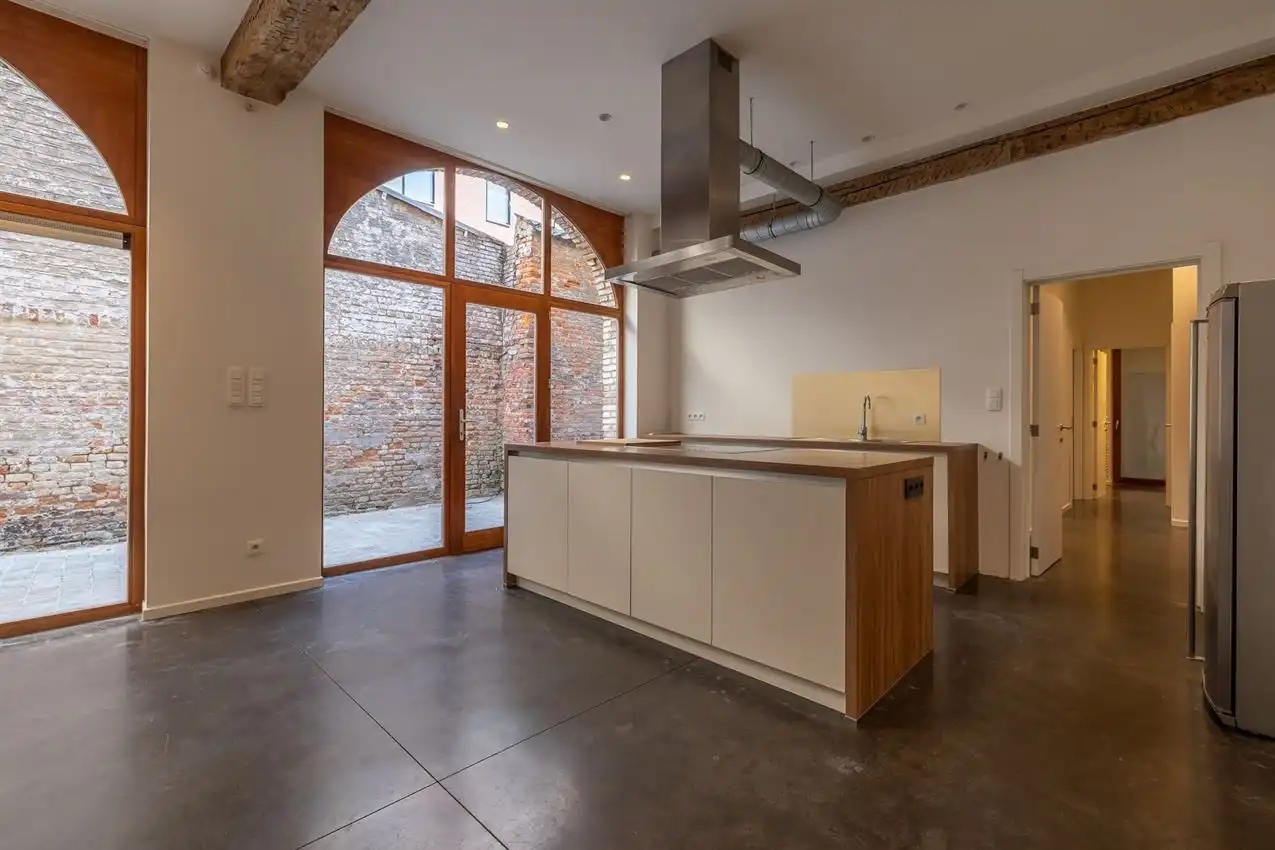Ruim gelijkvloers appartement met zonnige tuin op toplocatie foto 7