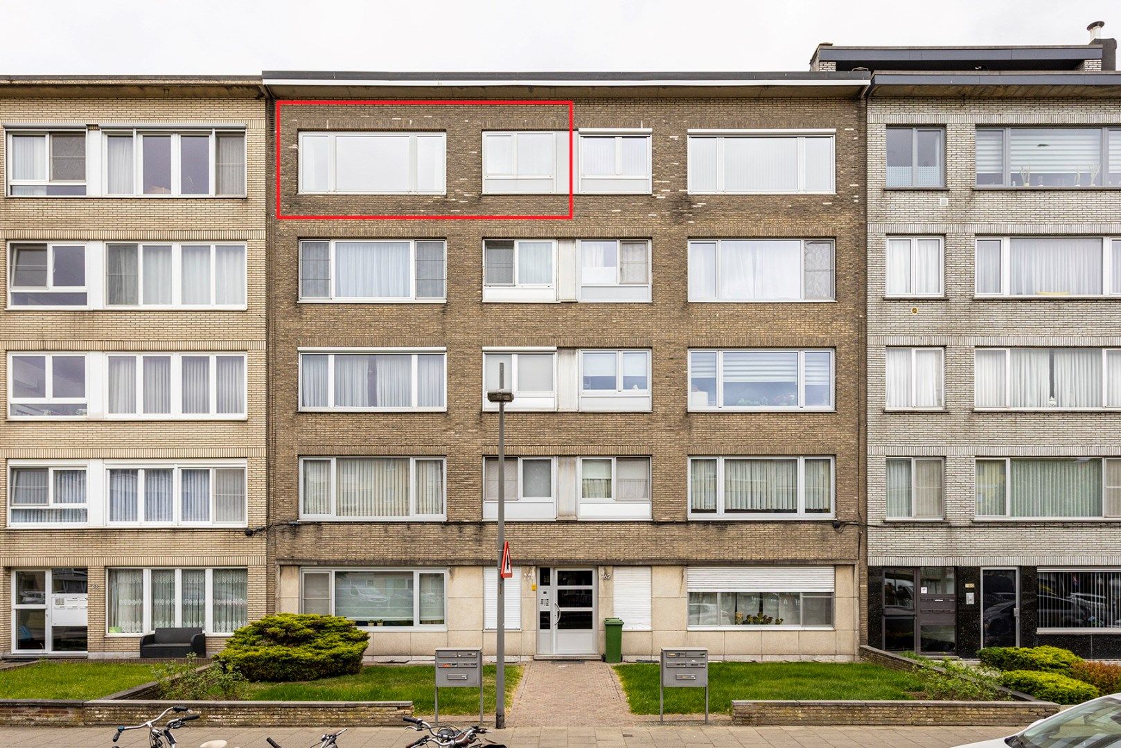 Te renoveren 2-slaapkamer appartement met terras! foto 11