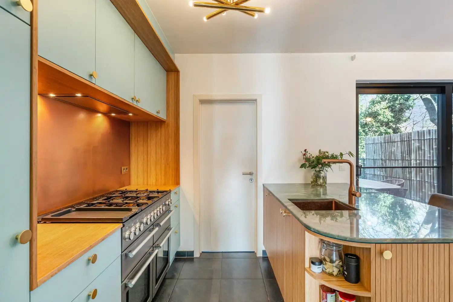 Moderne en energiezuinige(A-label) woning met 4 ruime slaapkamers, 2 badkamers, 2 autostaanplaatsen, een ruime kelder en een tuin te Kessel-Lo! foto 7