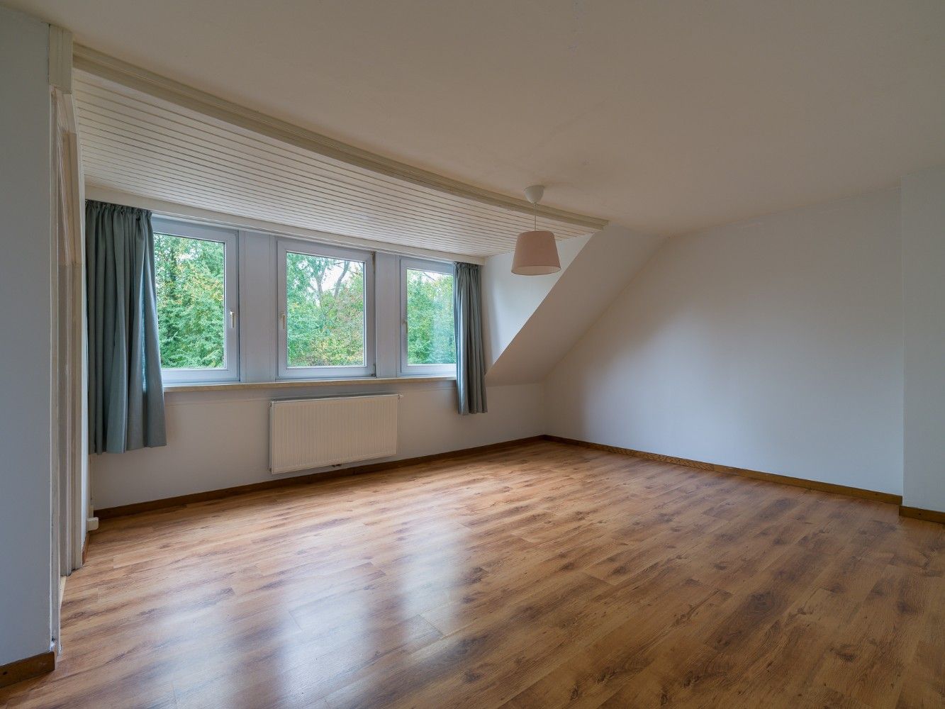 Ruime, instapklare woning met 4 slpk., inpandige garage en tuin foto 25