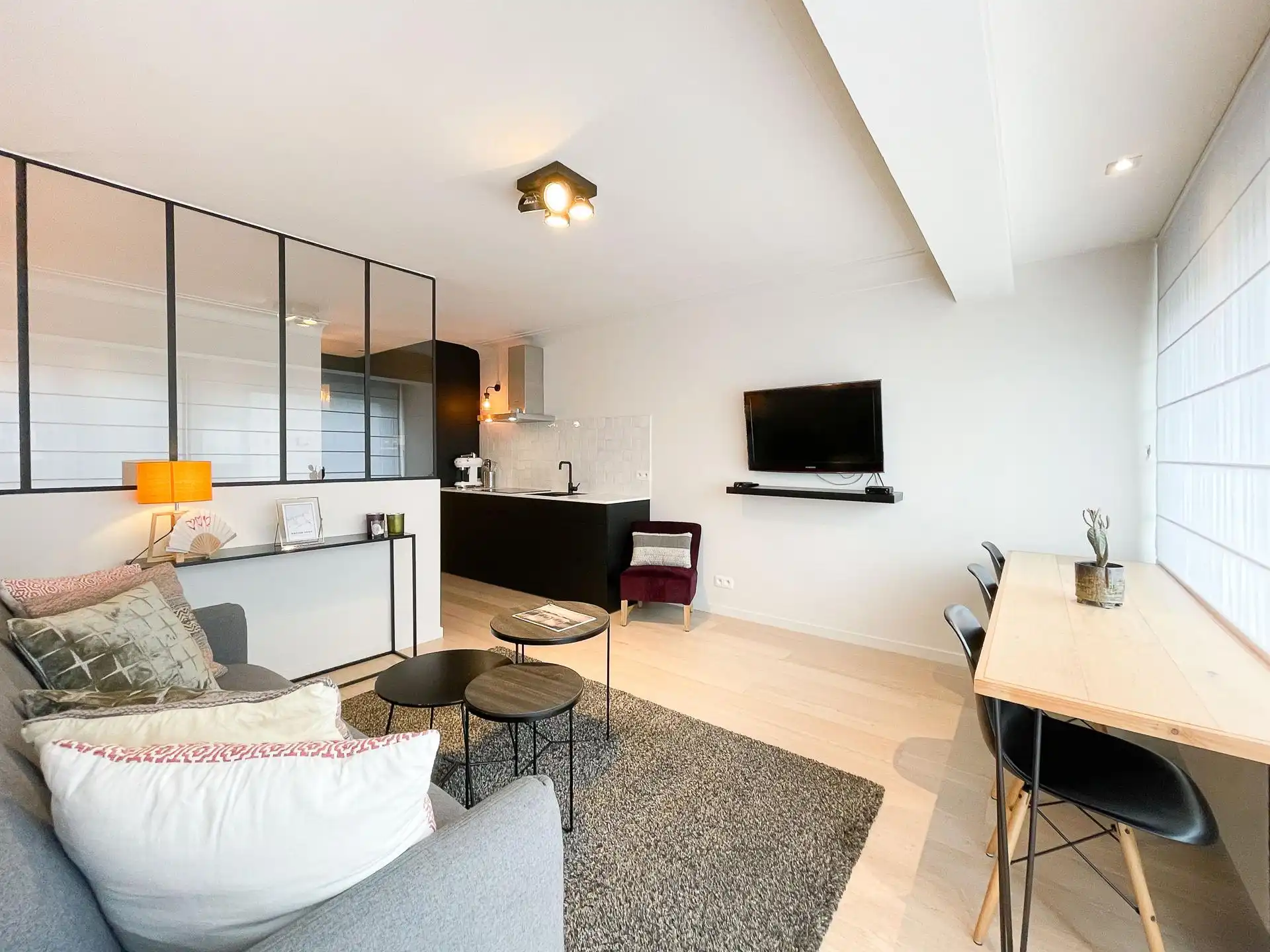 Gerenoveerde studio op toplocatie in de Kustlaan foto 7