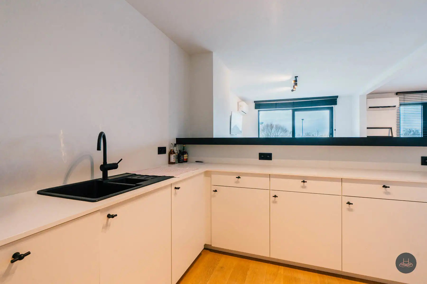 Kantoorruimte op centrale locatie foto 9