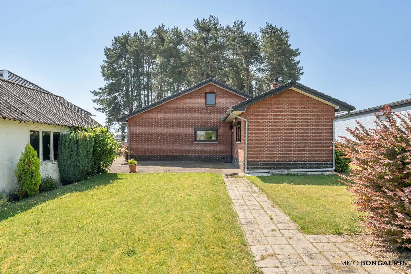 Rustig gelegen bungalow op een mooi perceel van 9 are foto 24