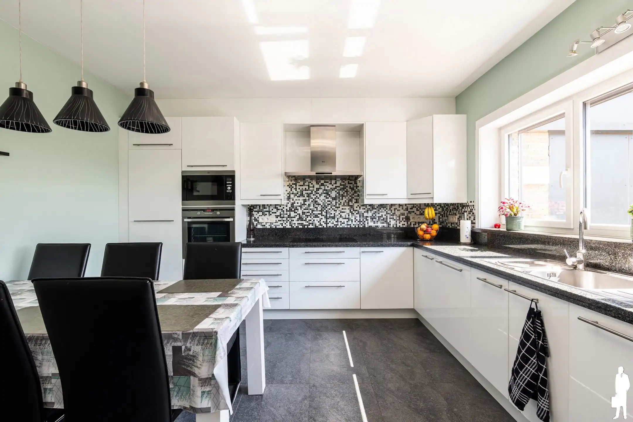 Ruim duplex app met 5 slpks, terras + privatieve tuin foto 11