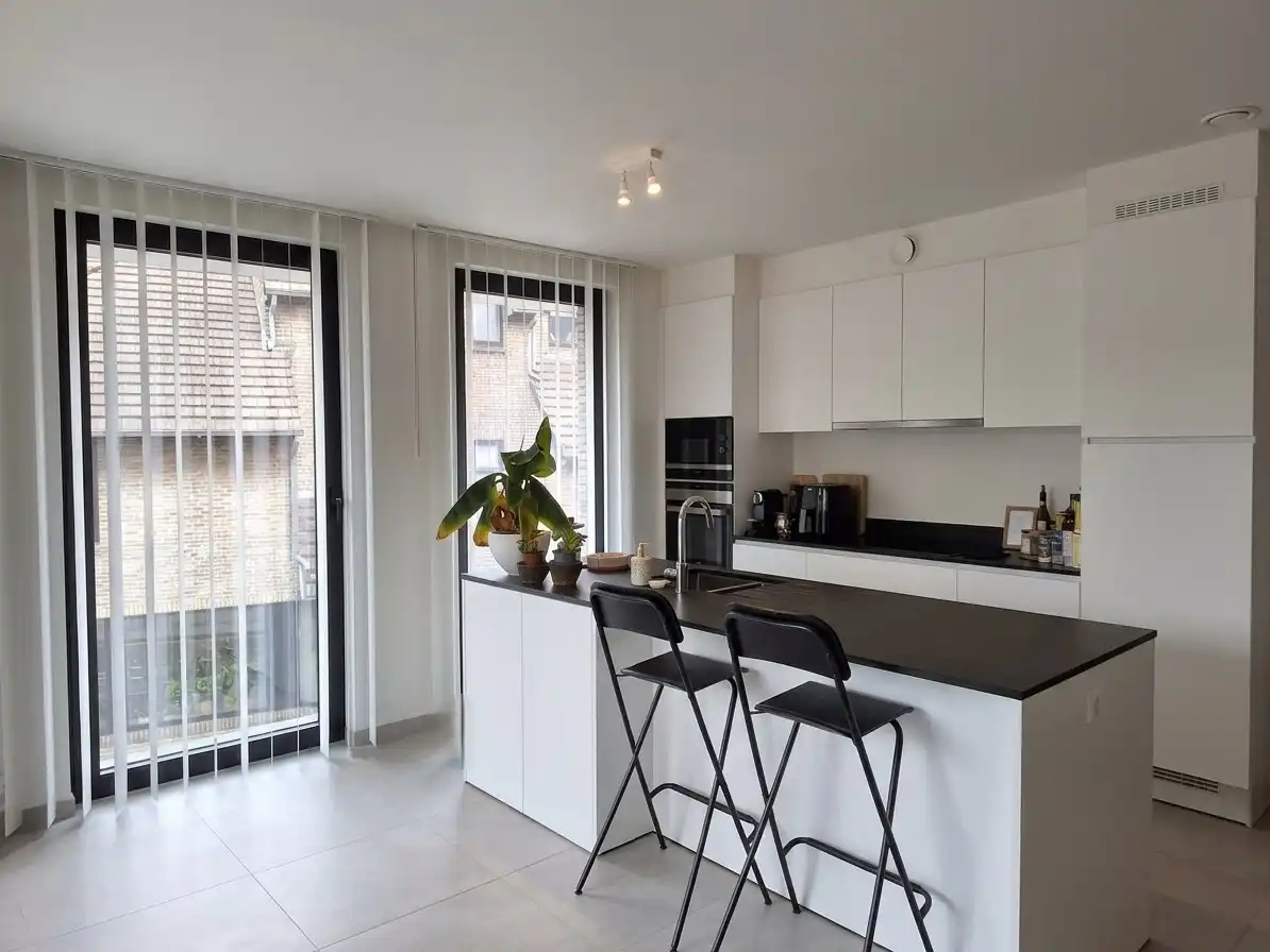 RECENT INSTAPKLAAR APPARTEMENT MET 3 SLPKS | 2 TERRASSEN EN GARAGE IN HARTJE PITTEM foto 5