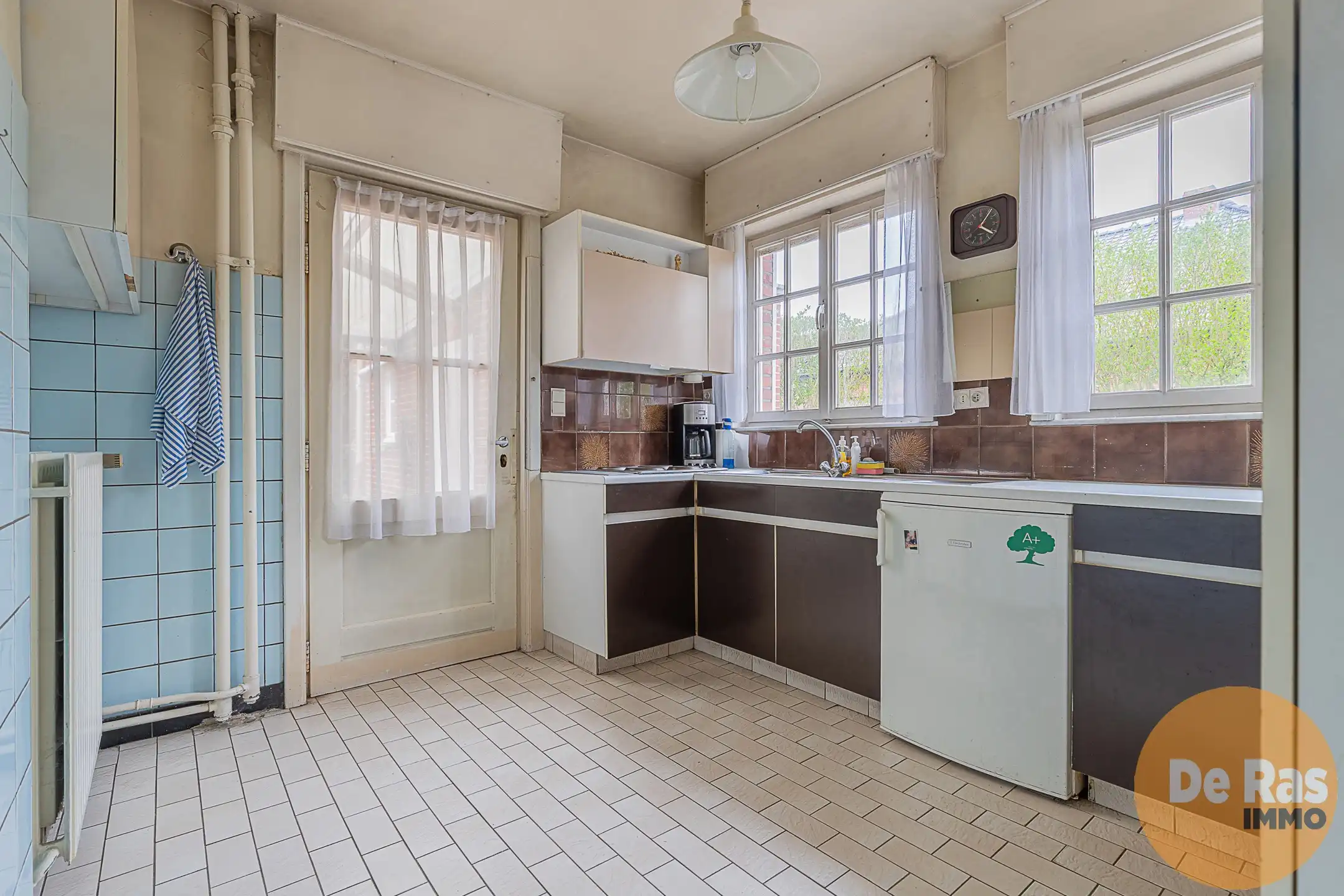 WETTEREN - Solide, te renoveren woning met 4 kamers en tuin foto 9