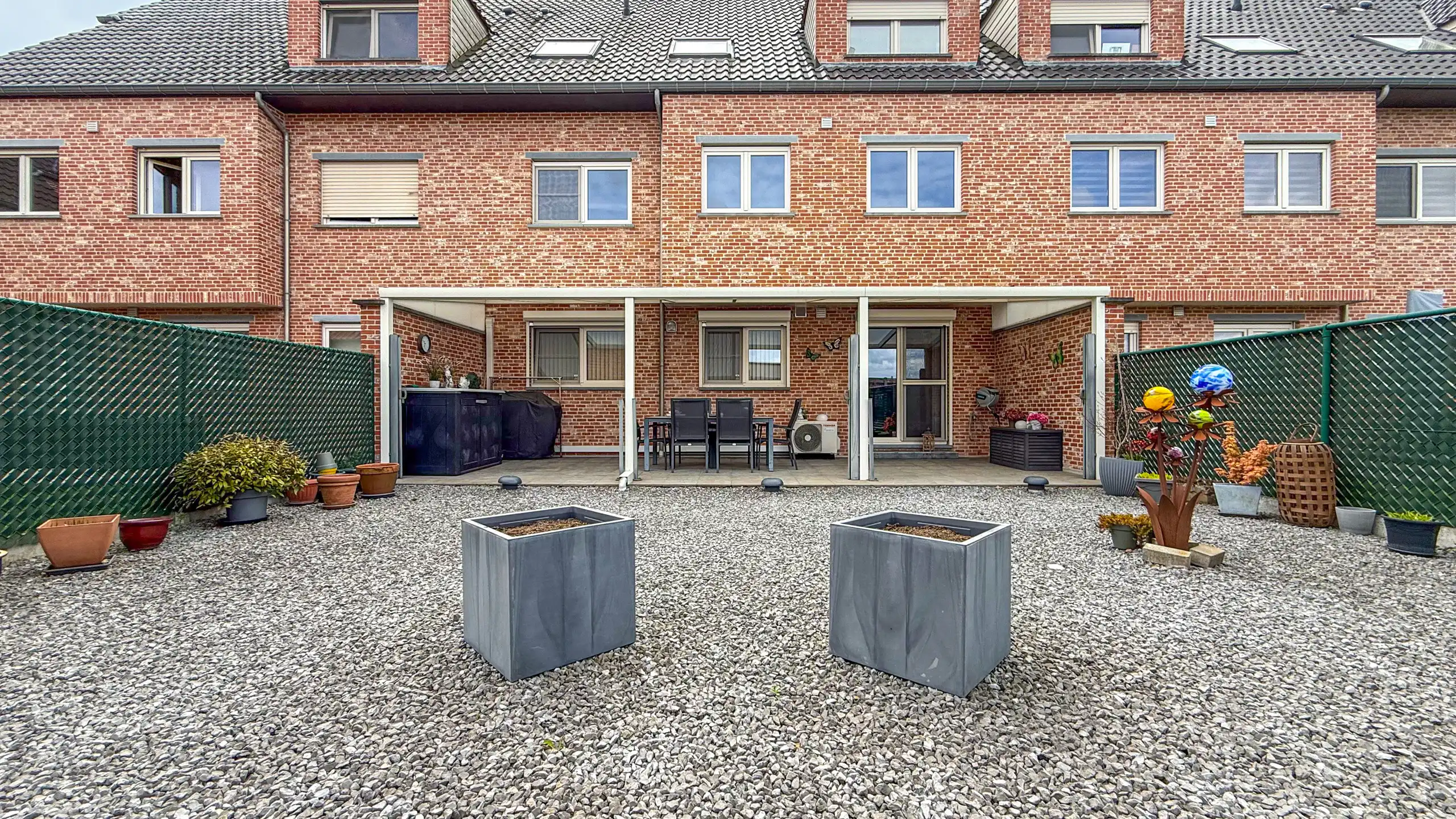 Ruim gelijkvloers appartement met tuin en parking foto 41