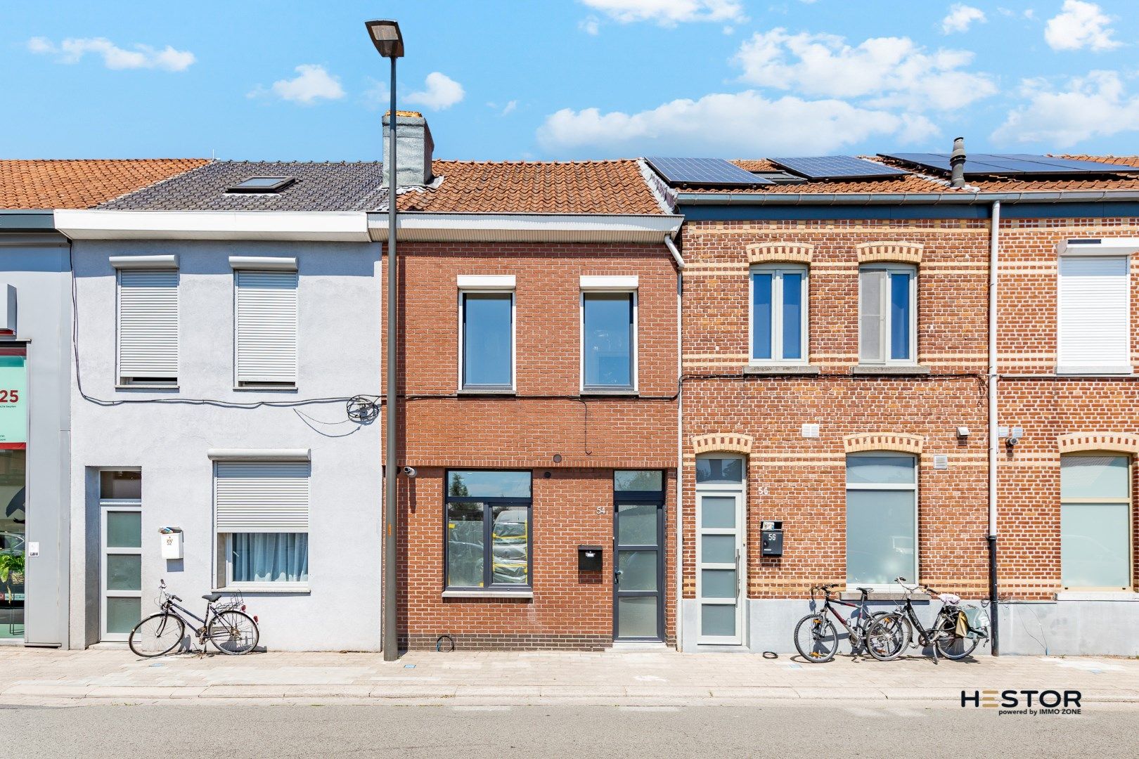 Gerenoveerde woning met 3 slaapkamers in Sint-Niklaas foto {{pictureIndex}}