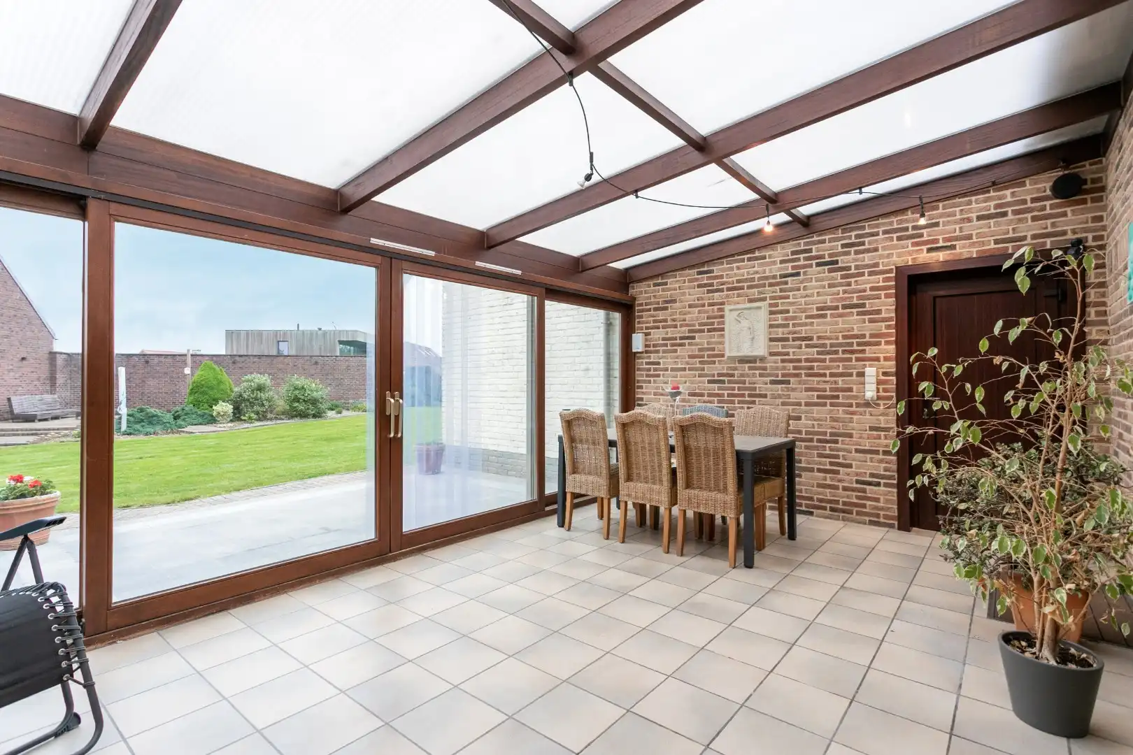 Ruime woning met naastgelegen bouwgrond en loods foto 14