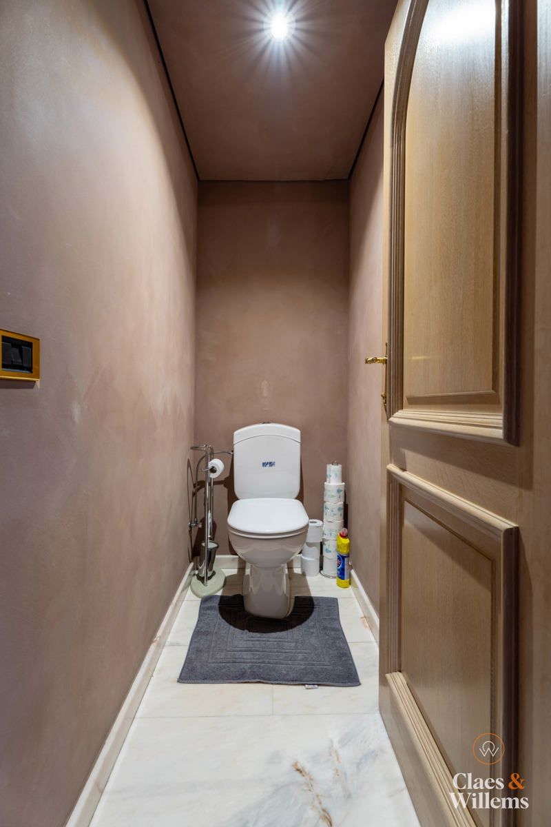 Ruime gezinswoning met praktijk- of kantoorruimte foto 28