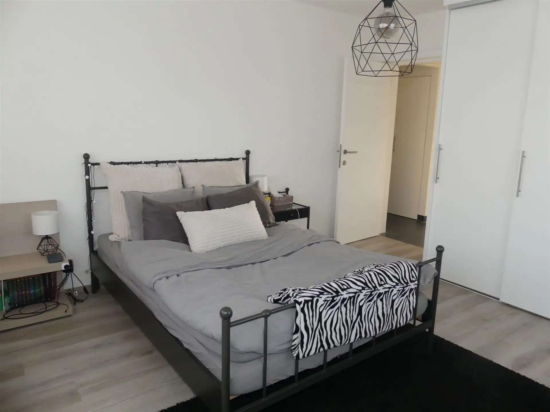 Ruim instapklaar appartement met garage! foto 9