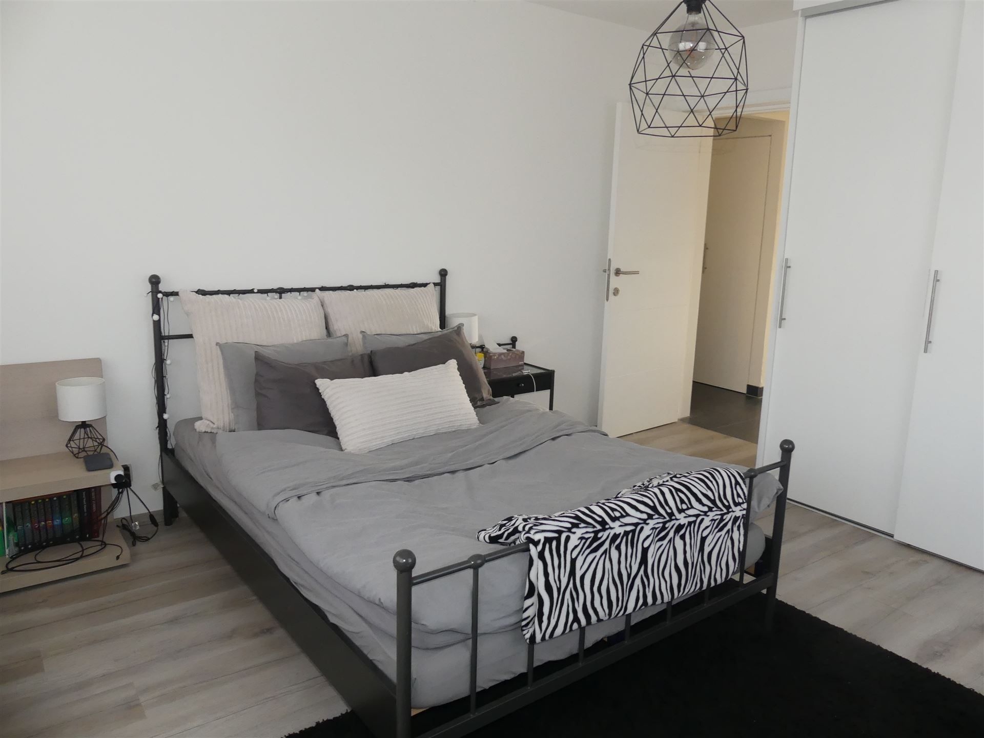 Ruim instapklaar appartement met garage! foto 9