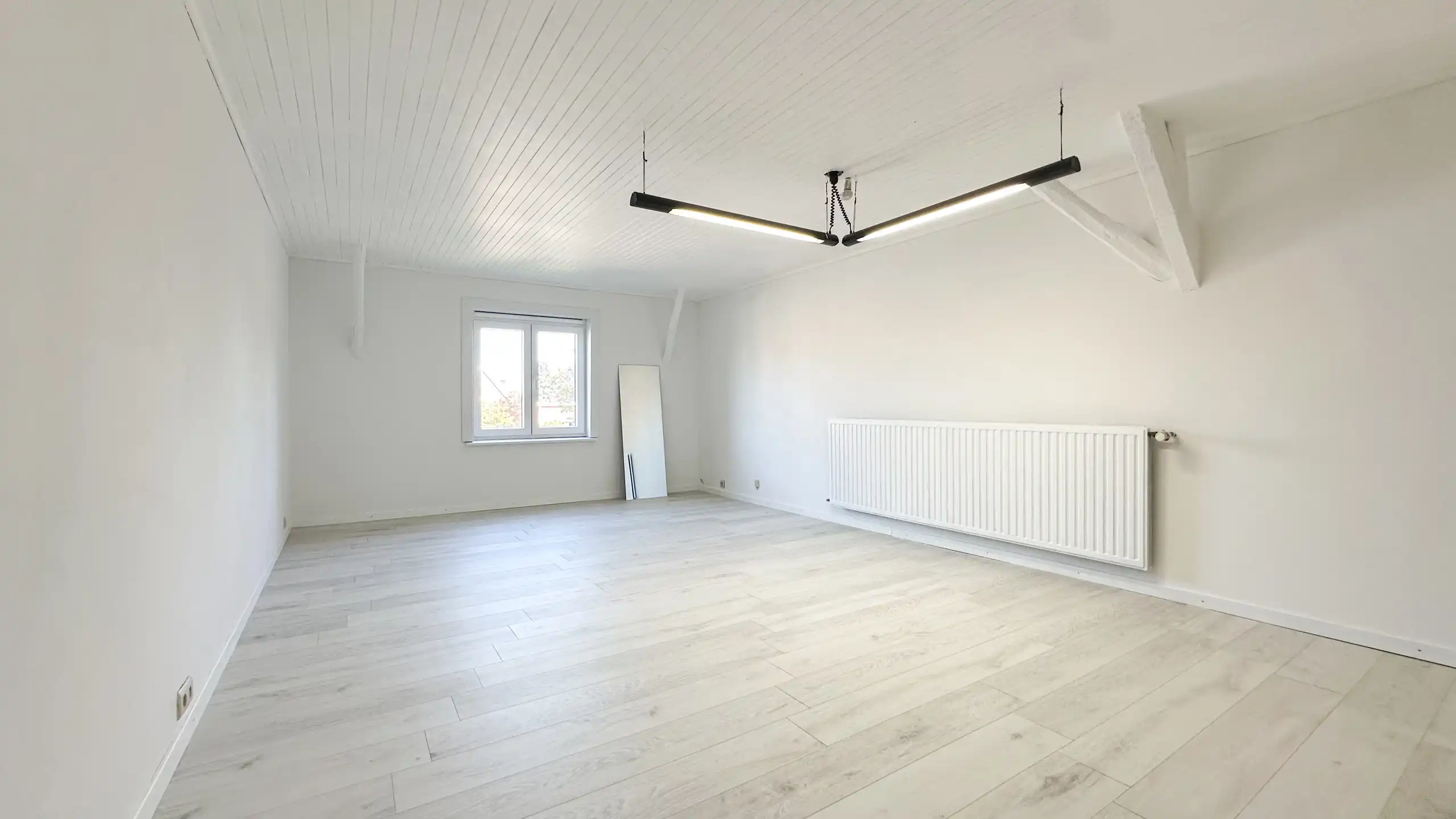 Charmante woning met 2 slaapkamers en een polyvalente ruimte foto 23
