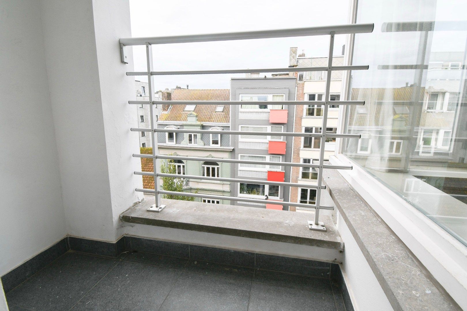 Bemeubeld appartement te huur in het centrum van Oostende foto 6
