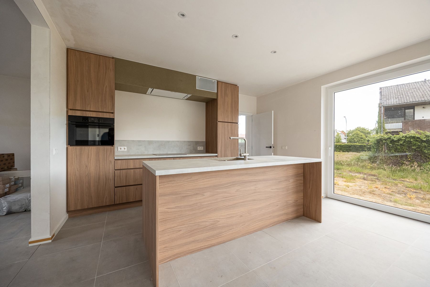 Ruime gezinswoning (ca 245 m²) met 3 slaapkamers op perceel van ca. 330 m². foto 6