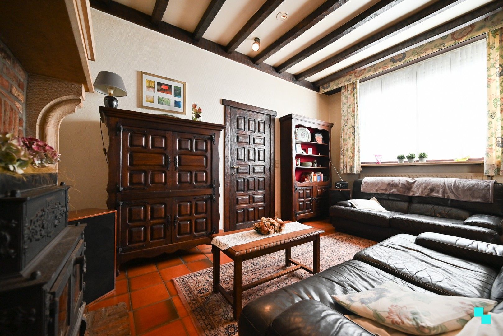 Neoclassicistisch getinte burgerwoning in hartje Izegem foto 6