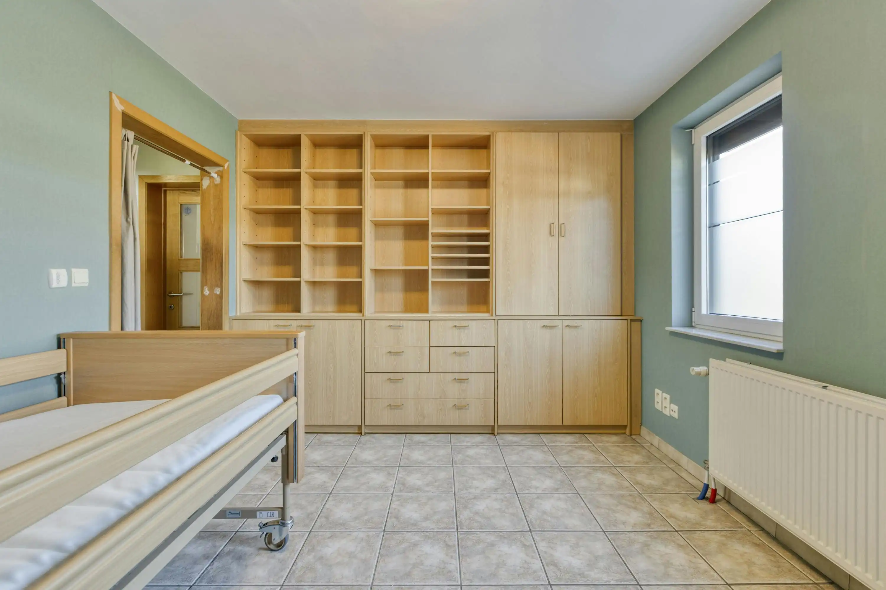 Instapklare gezinswoning met 5 slaapkamers en tuin te Diepenbeek foto 13