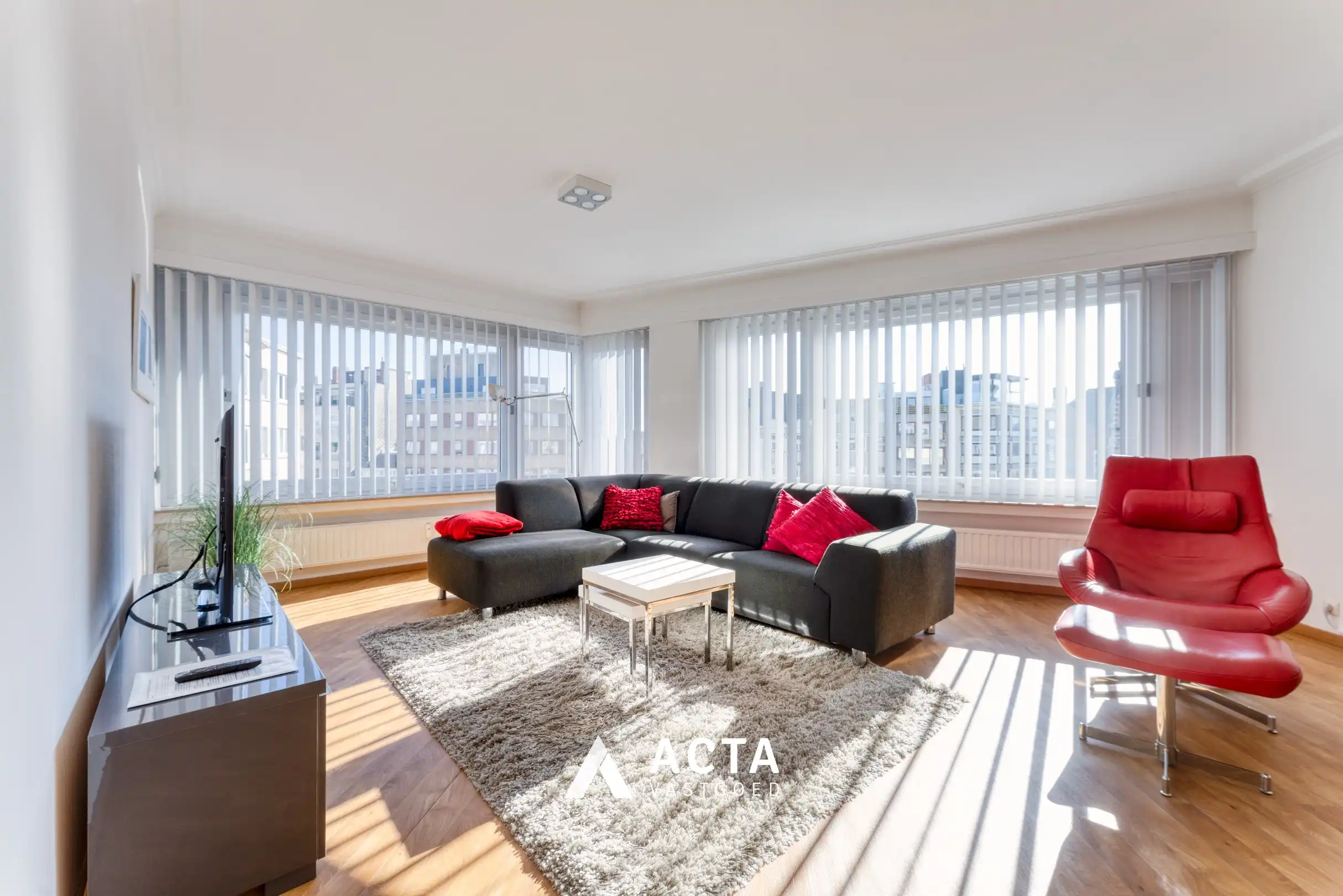 Instapklaar appartement met twee slaapkamers op het Leopold I Plein foto 3