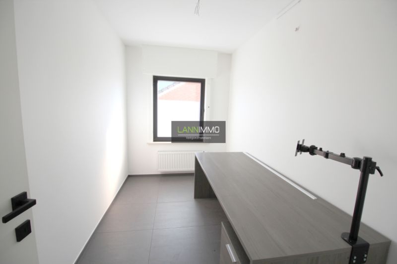 Gerenoveerde woonst met 2 slaapkamers en tuin foto 14