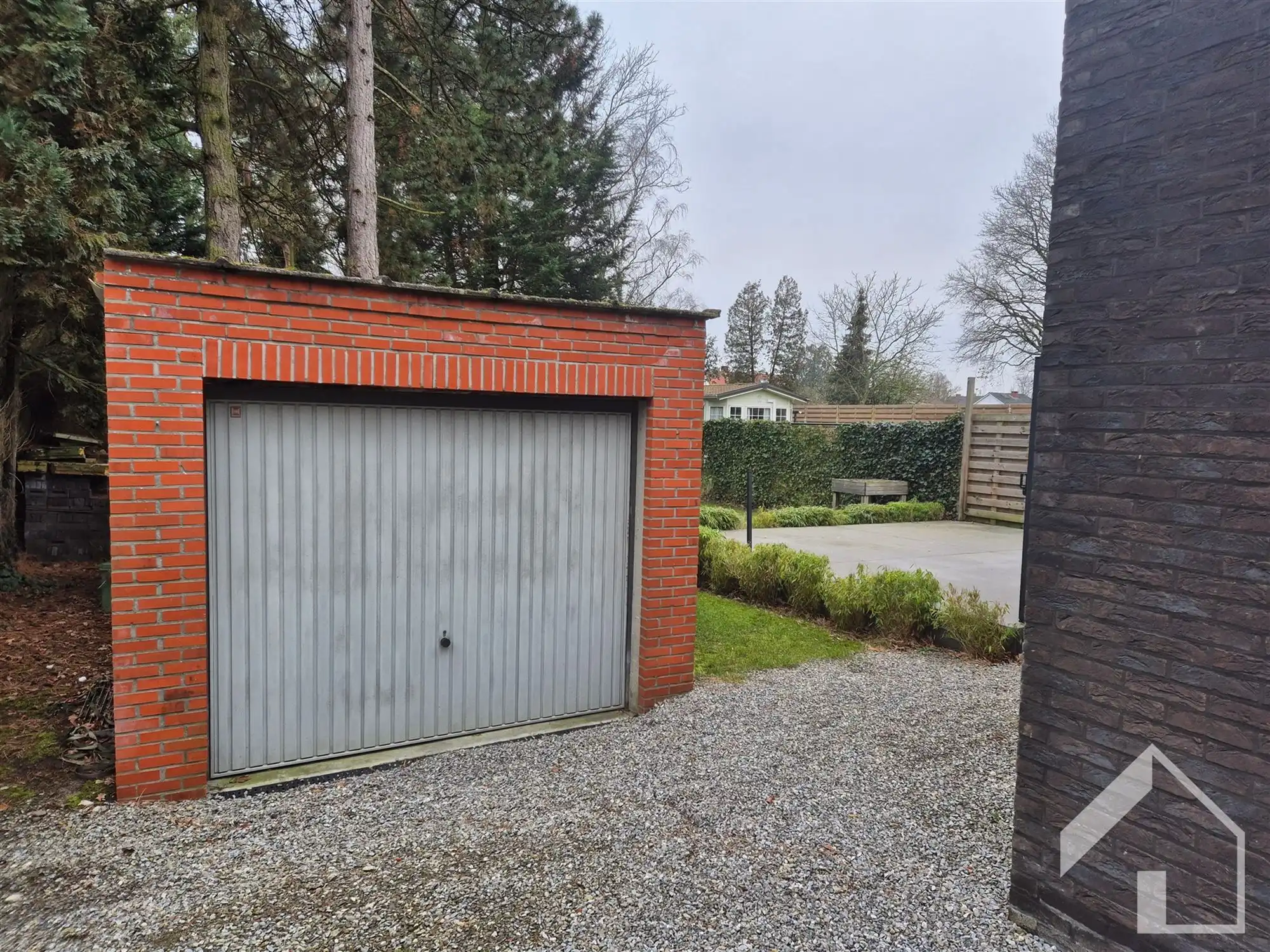 Lichtrijke huurwonig met leuke tuin, terras,oprit en 3 ruime slaapkamers nabij het centrum van Maria-ter-heid (Brasschaat) foto 19